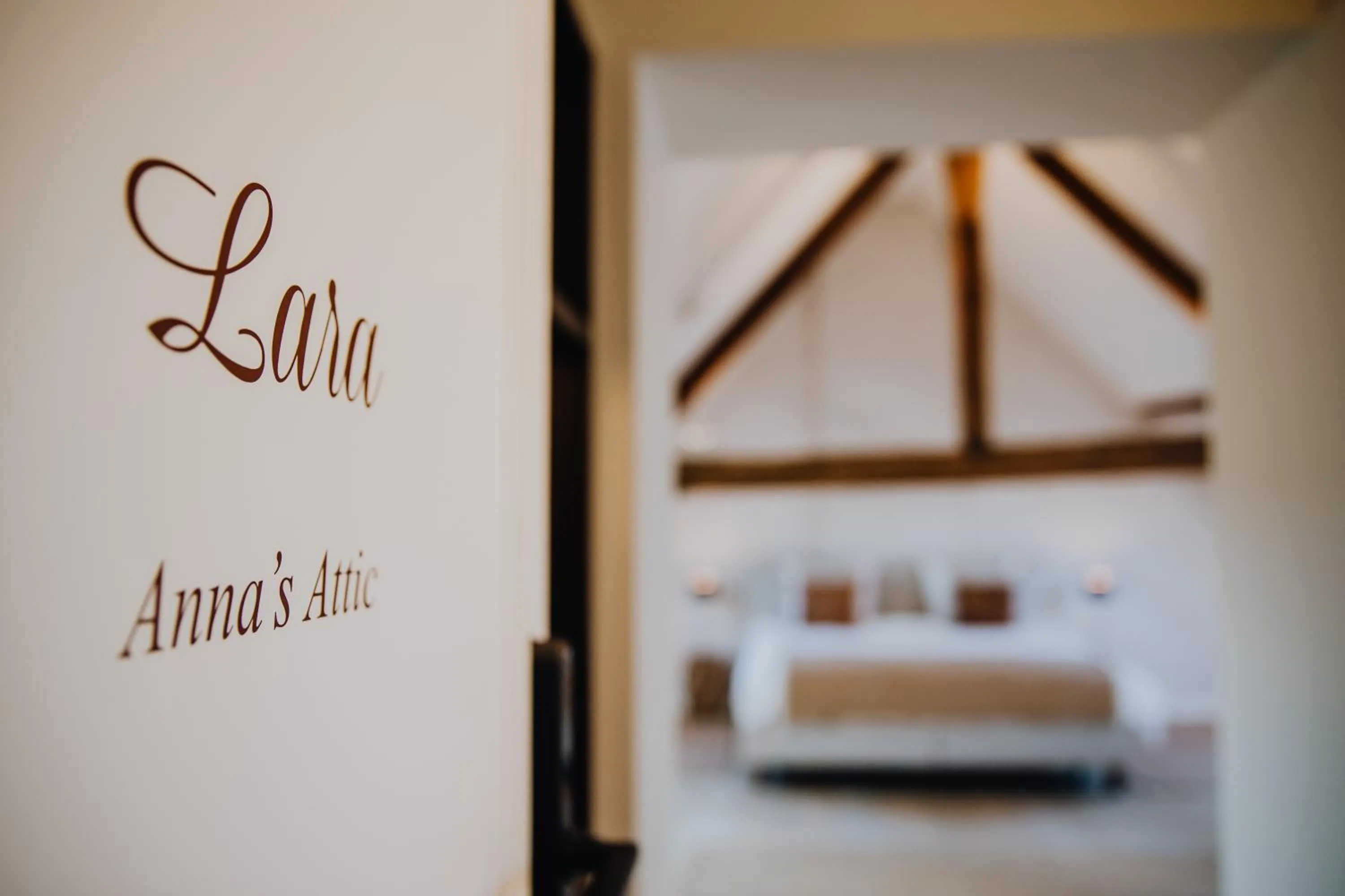 Logo/Certificate/Sign, Bed in B&B Anna9