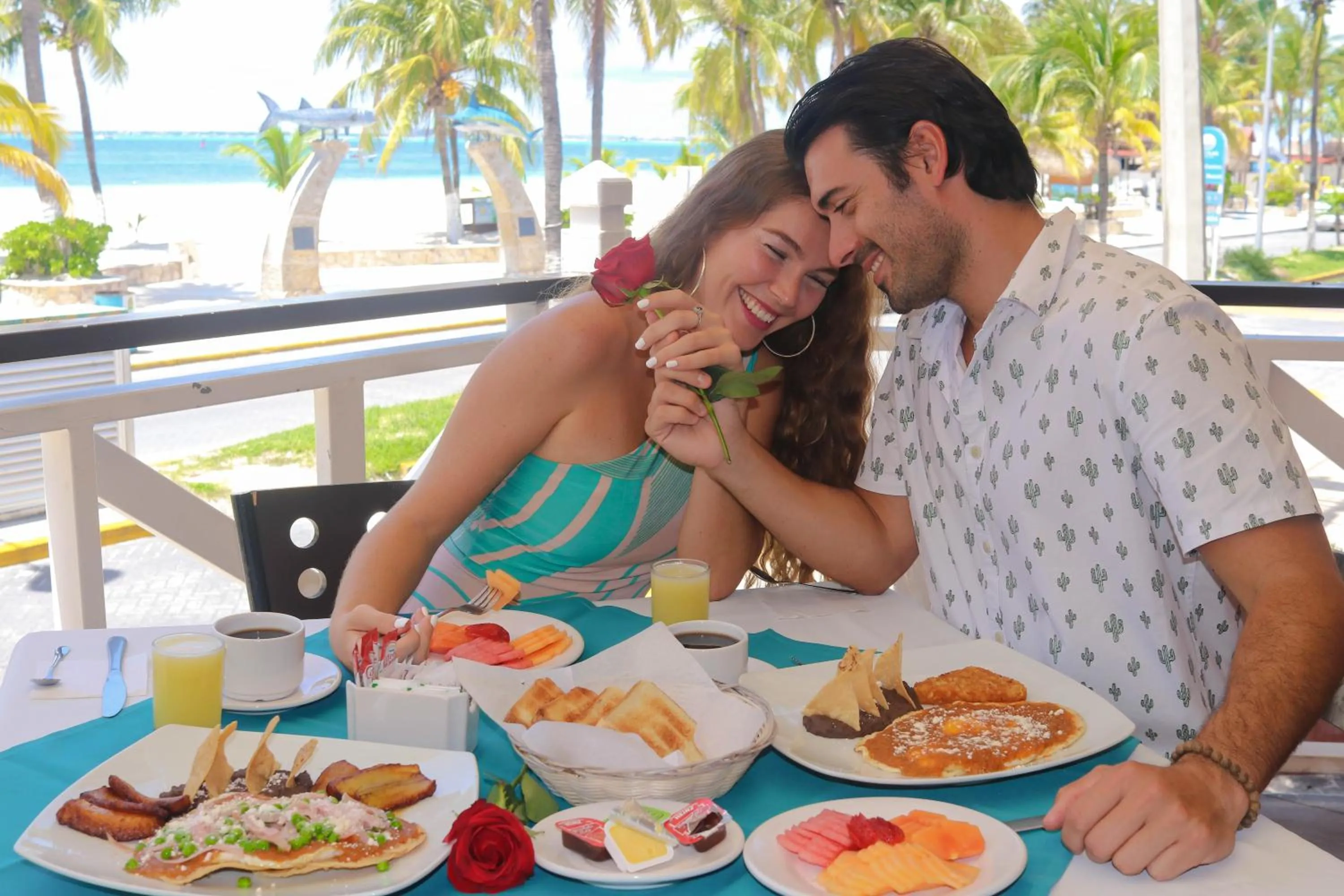 People in Hotel Posada del Mar