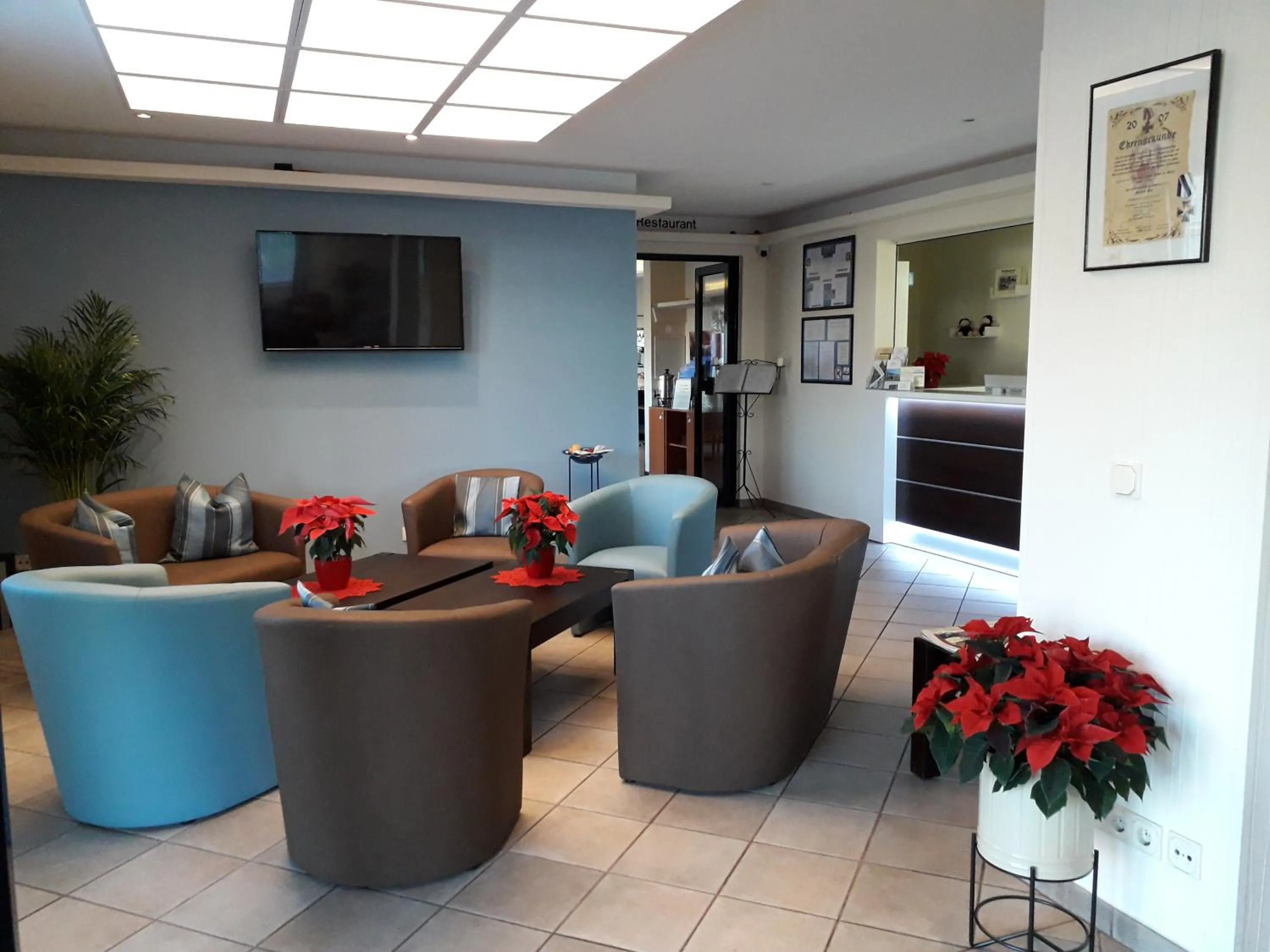 Lobby or reception in KomfortHotel Grossbeeren - Stadt-Gut-Hotel