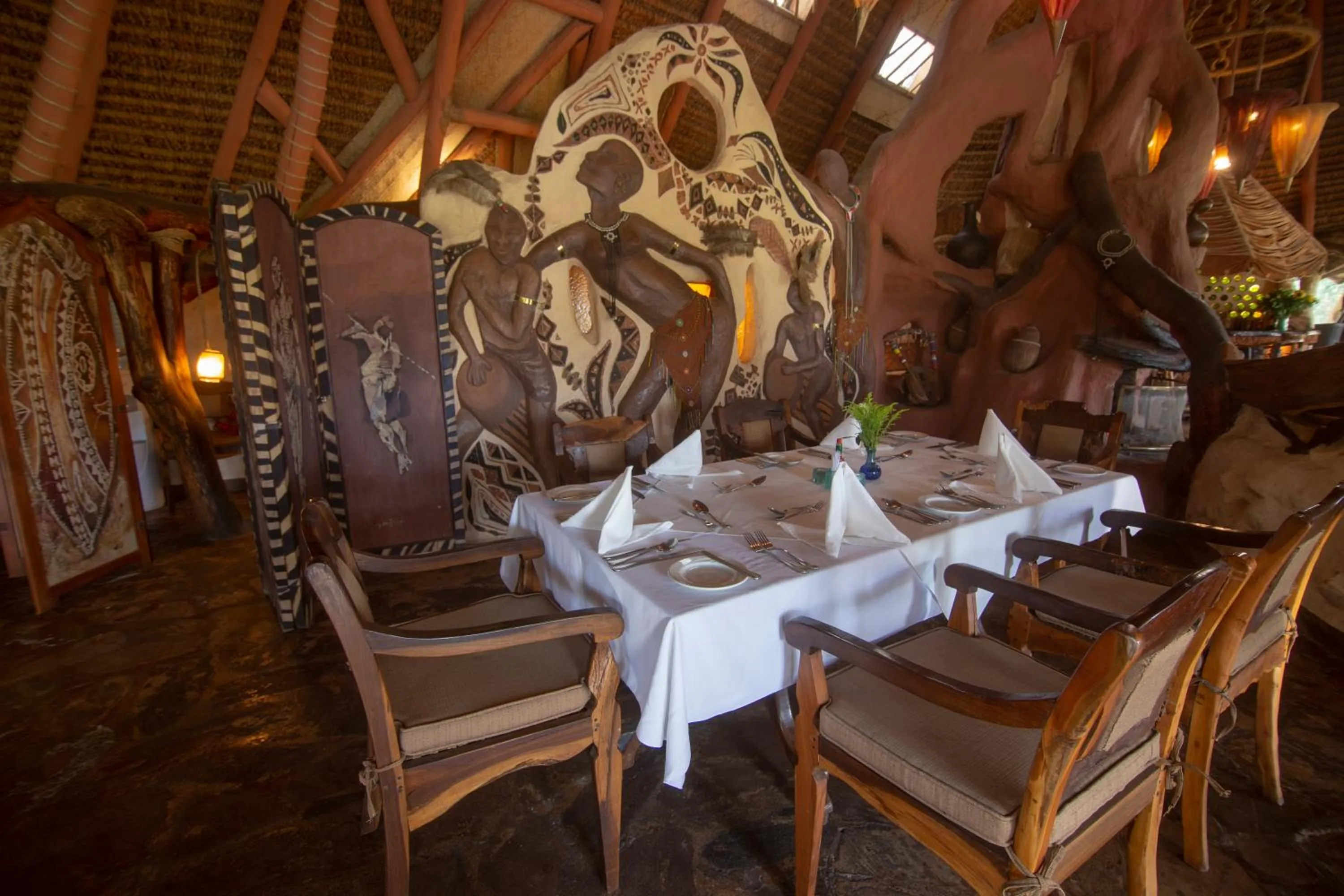 Restaurant/places to eat in Chui Lodge