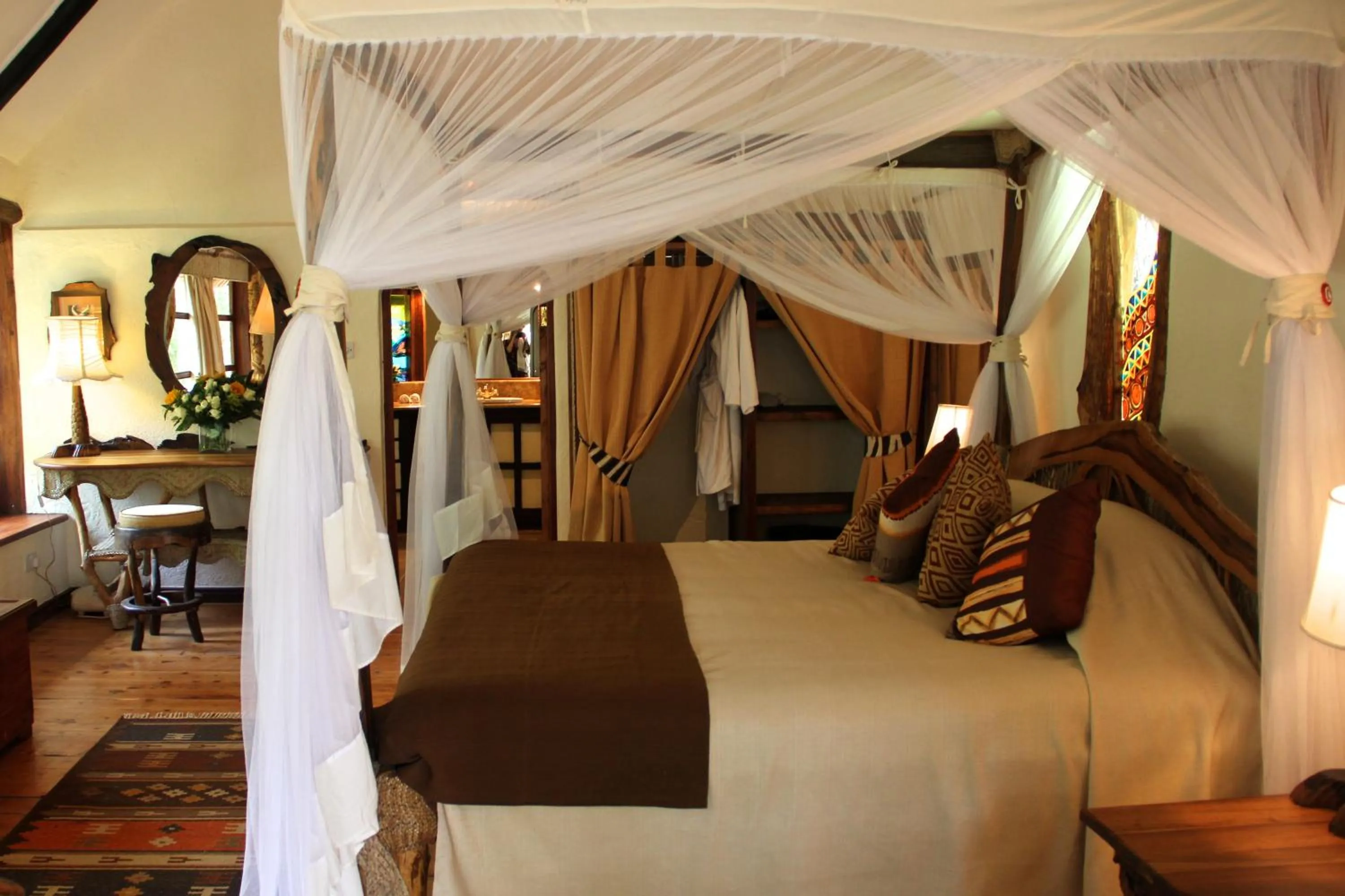 Photo of the whole room, Bed in Chui Lodge