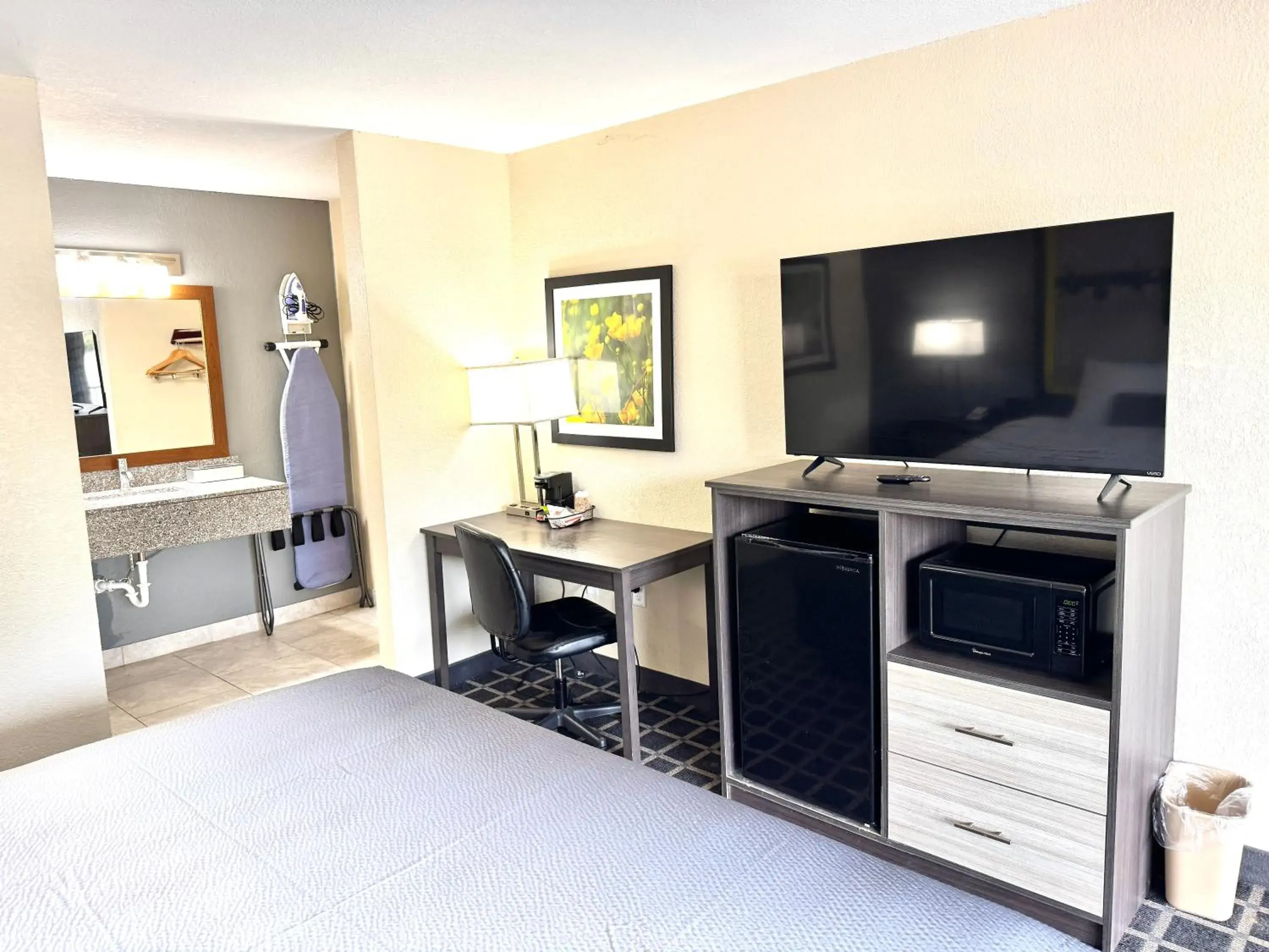 King Room - Smoking in Super 8 by Wyndham Morganton King Room - Smoking in Super 8 by Wyndham Morganton