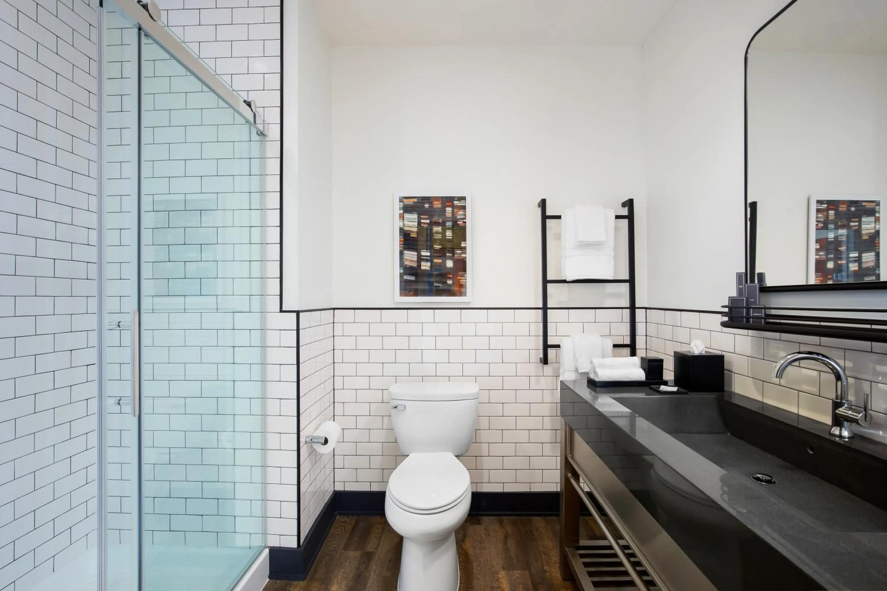 Shower in Origin Westminster a Wyndham Hotel