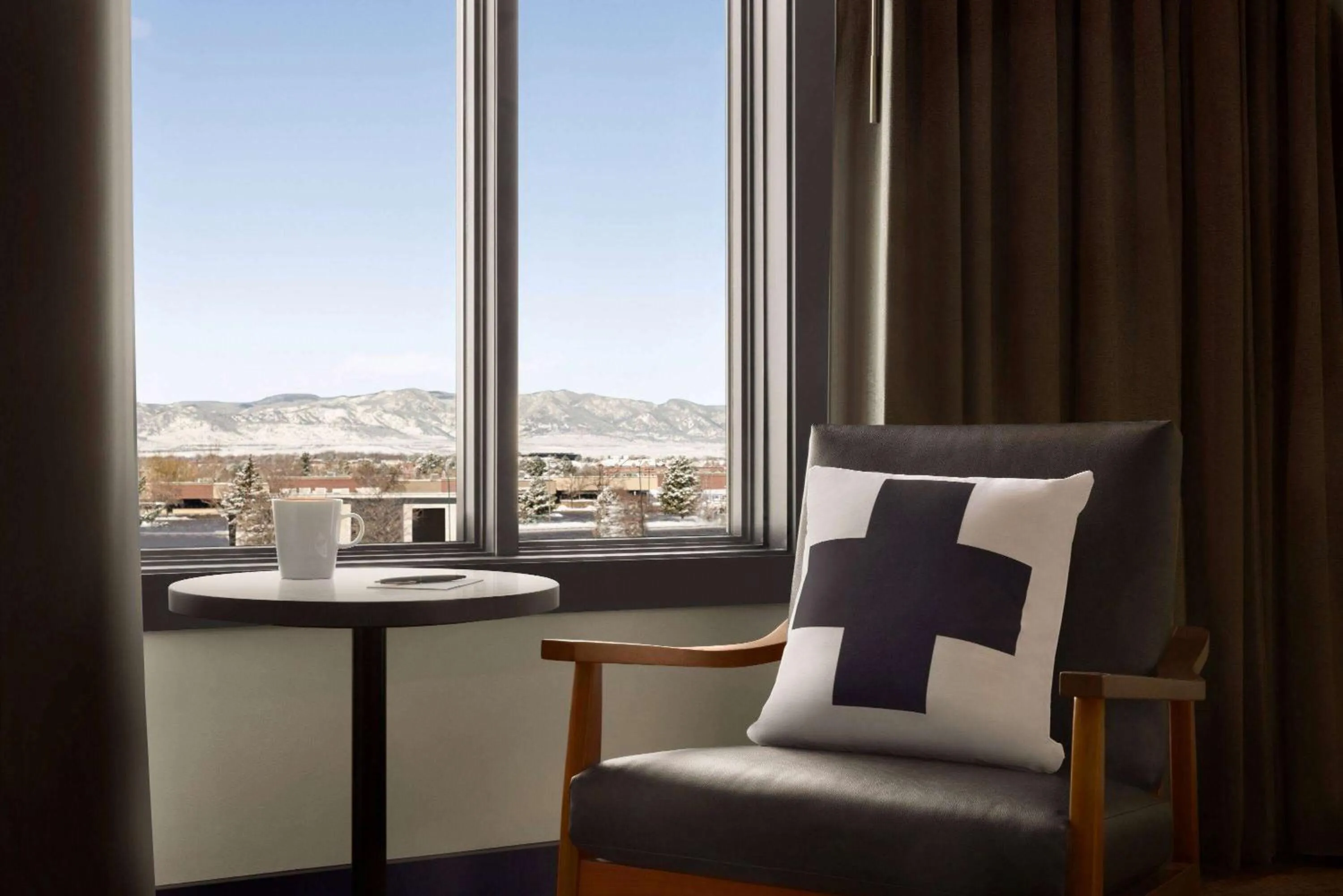 Photo of the whole room in Origin Westminster a Wyndham Hotel