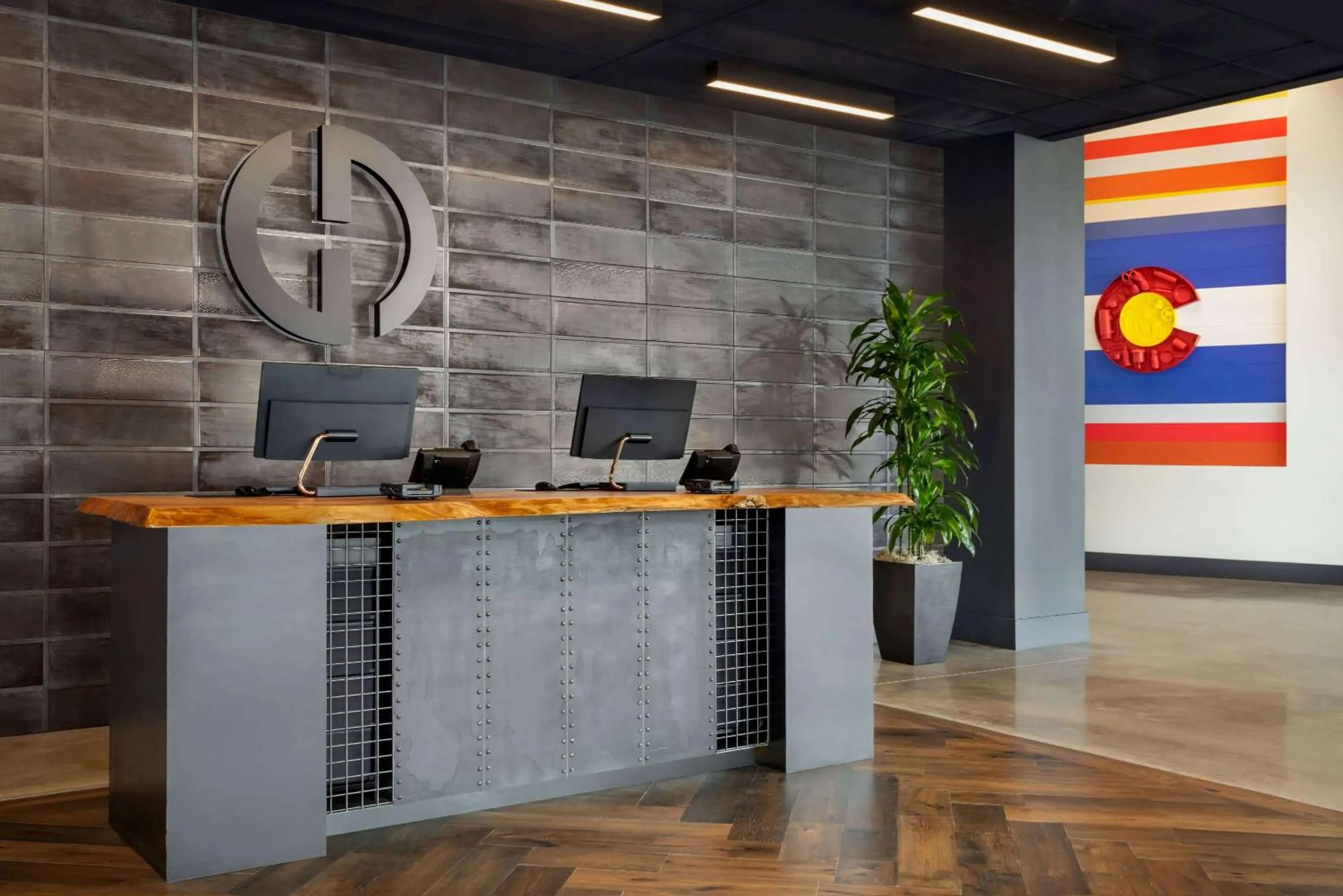 Lobby or reception in Origin Westminster a Wyndham Hotel