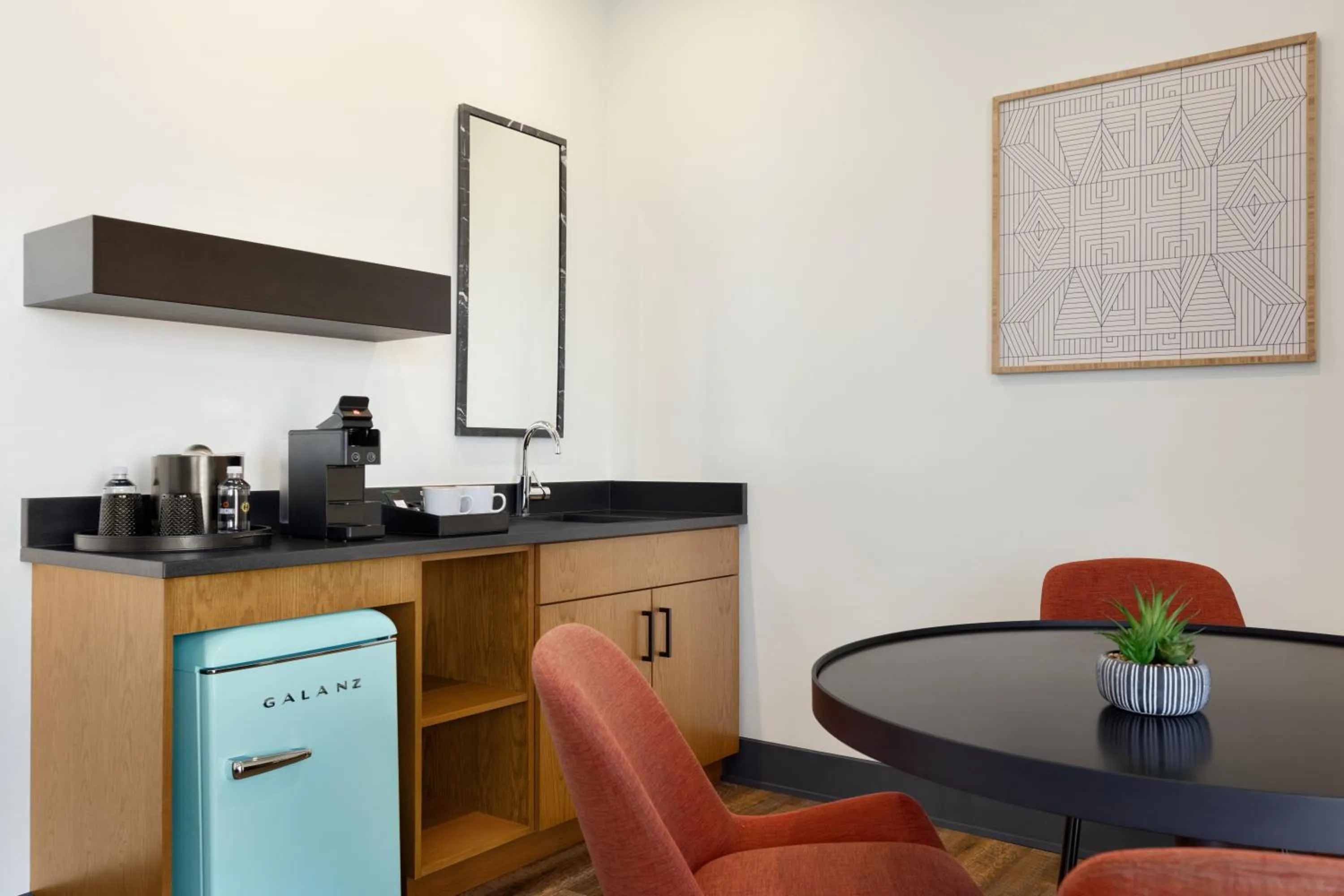 Dining area in Origin Westminster a Wyndham Hotel