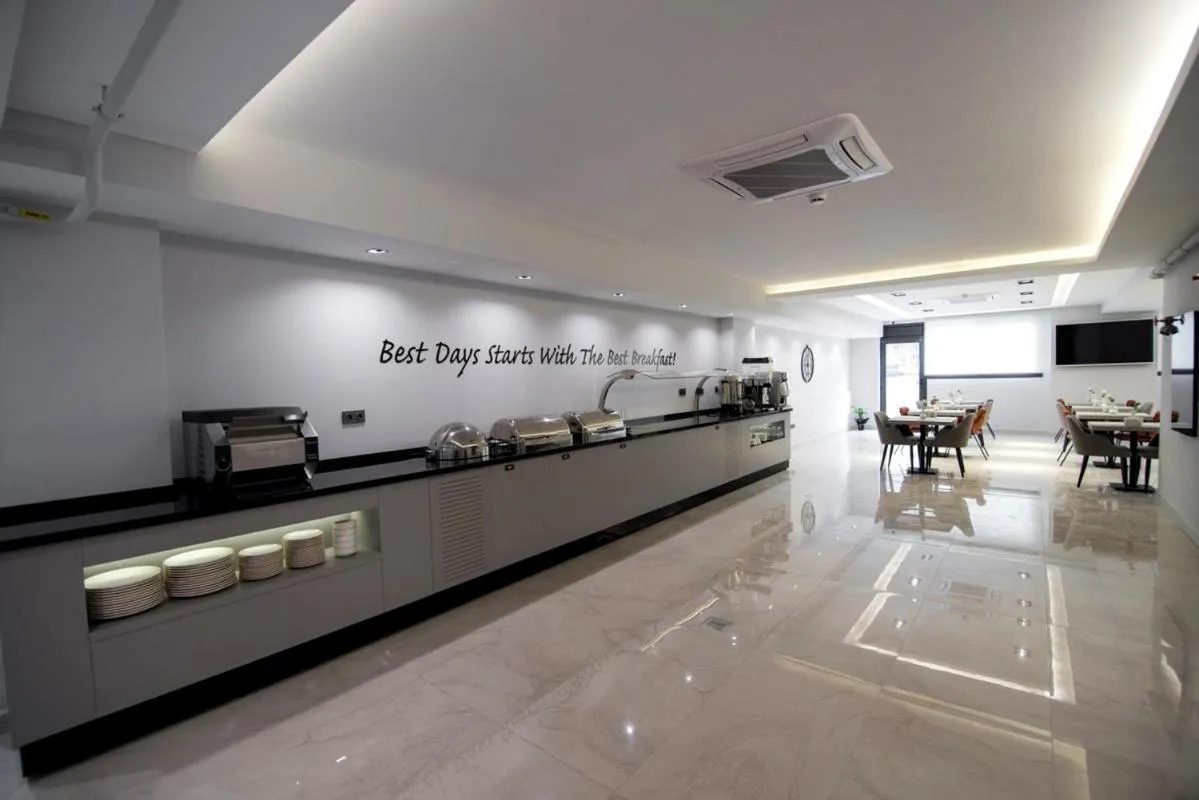 Restaurant/places to eat in Dovv Hotel Busıness