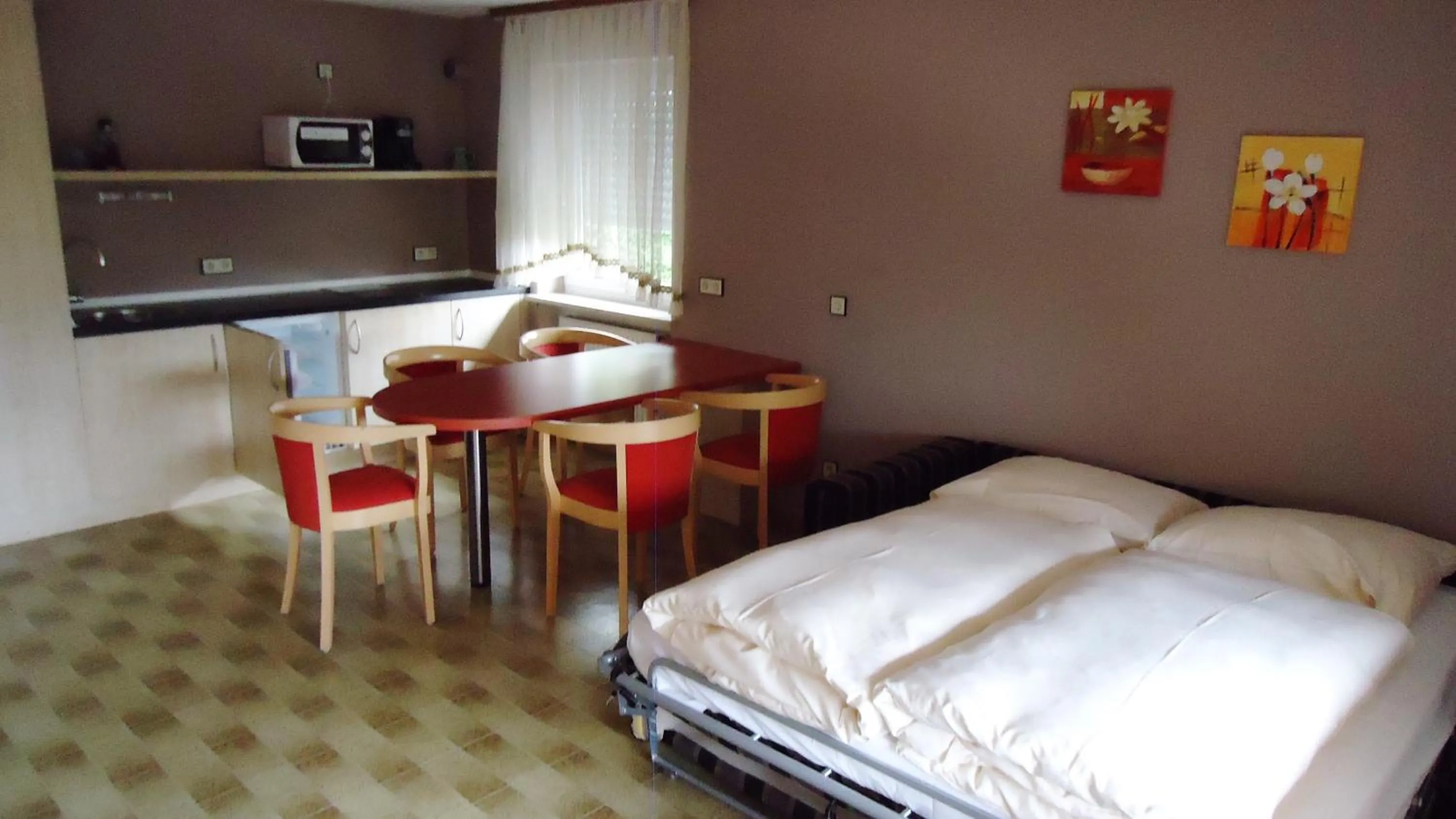 Bedroom, Bed in Hotel Krone