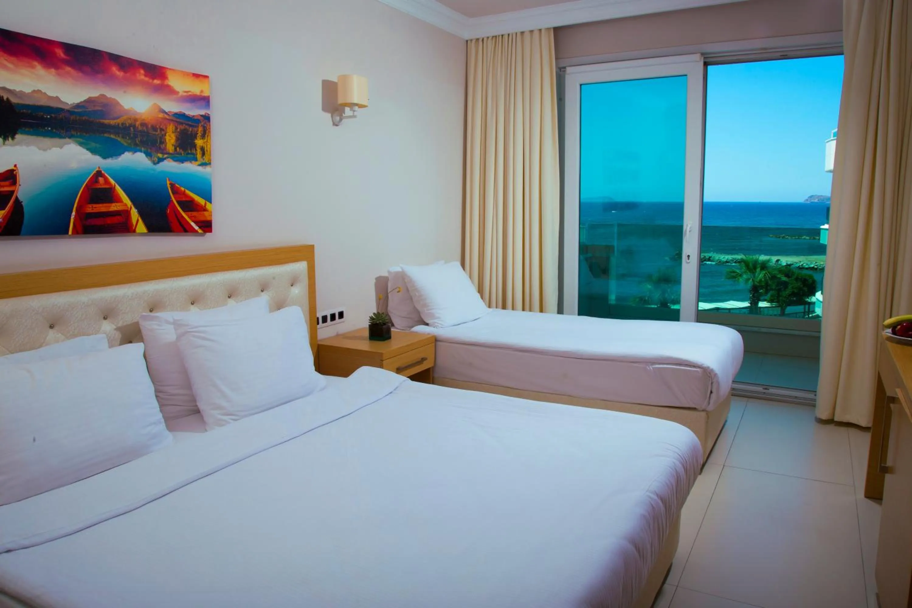 Bed in Dragut Point South Hotel-All Inclusive