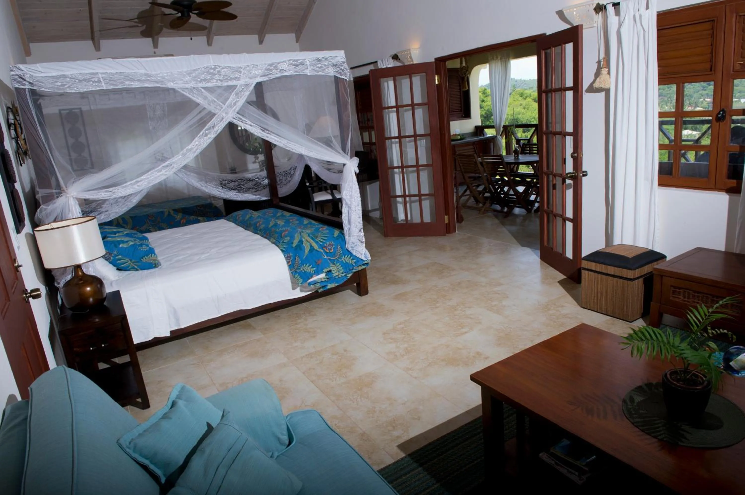 Photo of the whole room, Bed in Villa Touloulou