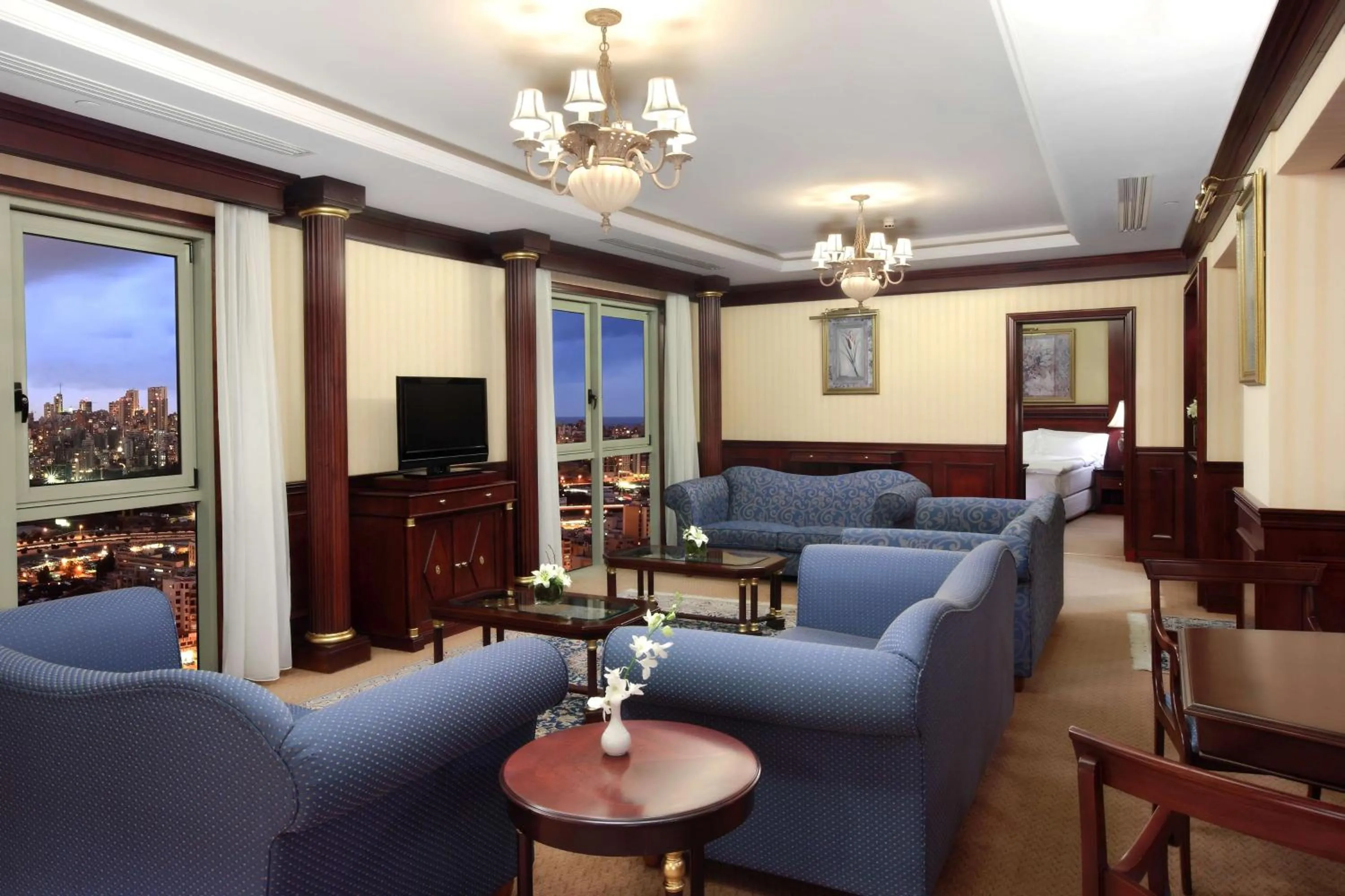 Living room in Habtoor Metropolitan Palace Hotel