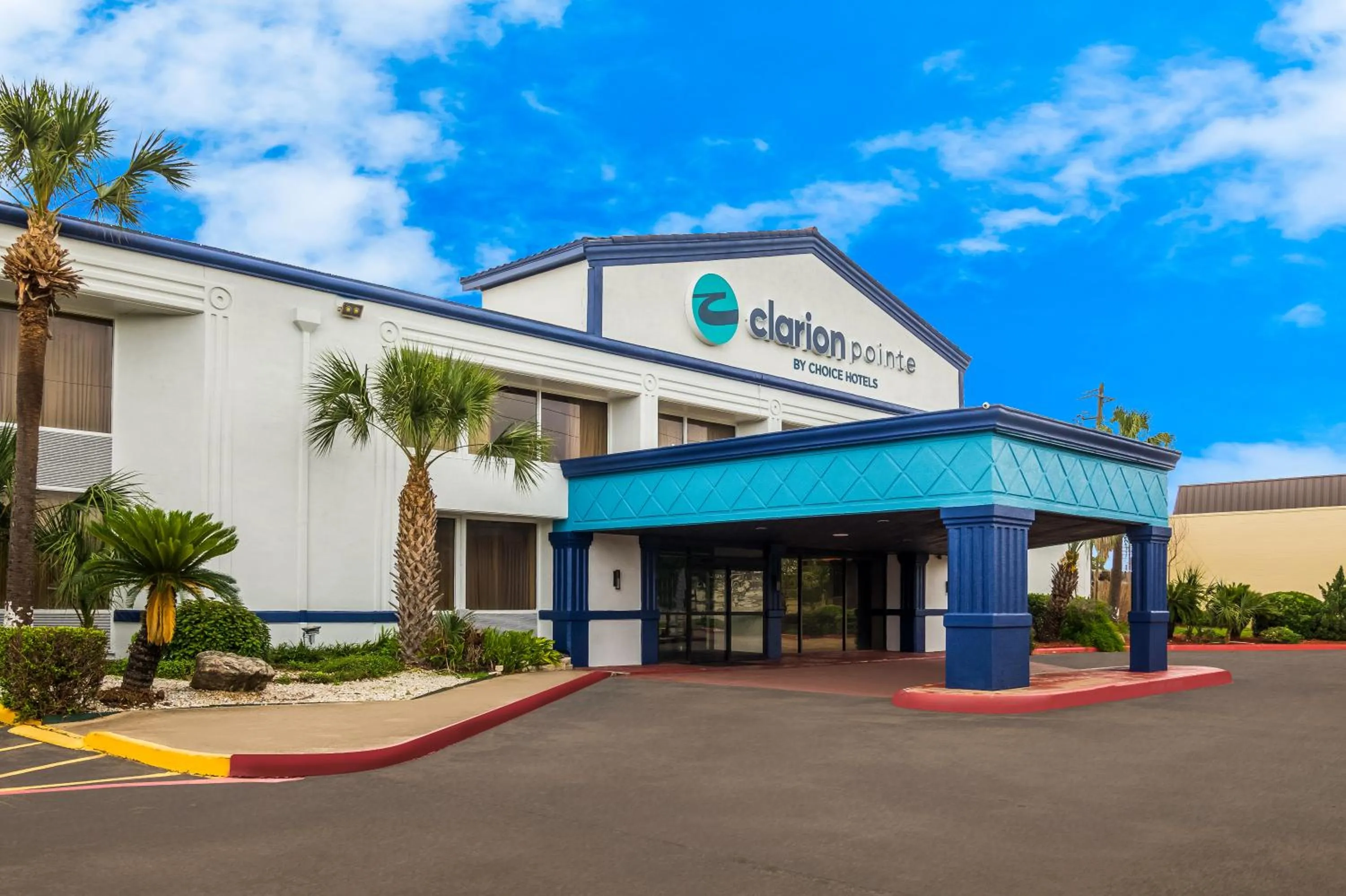 Property building in Clarion Pointe Lake Jackson - Clute