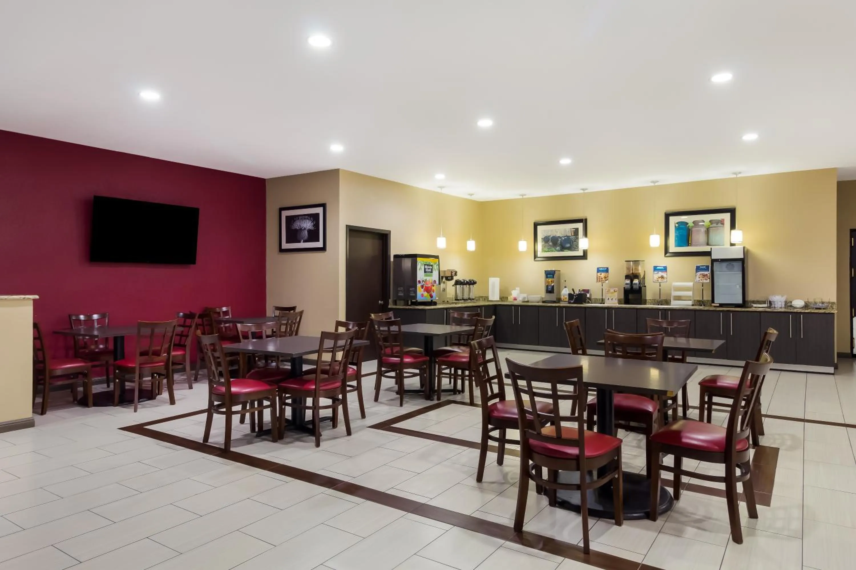 Breakfast in Clarion Pointe Lake Jackson - Clute