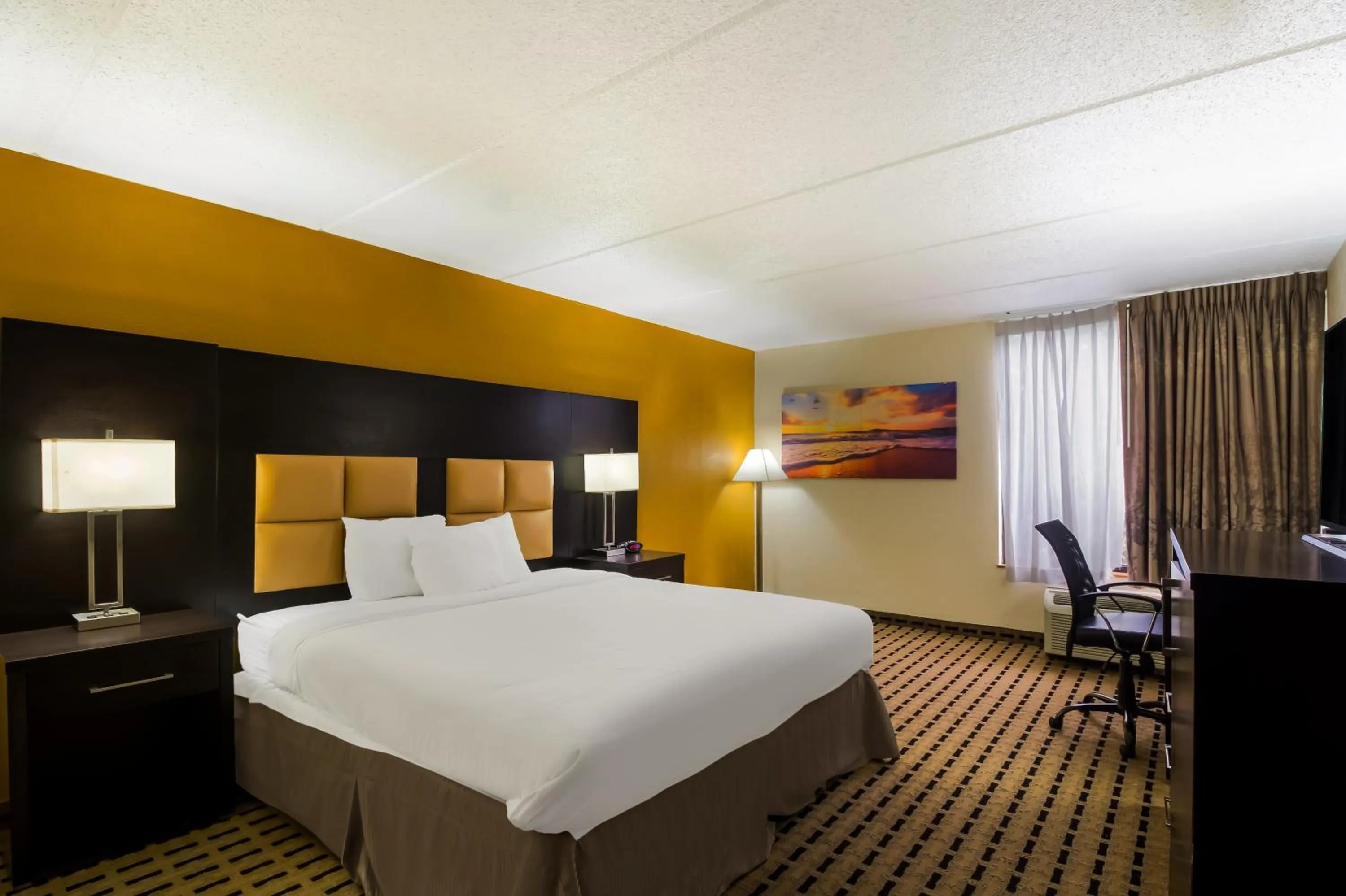 Bed in Clarion Pointe Lake Jackson - Clute