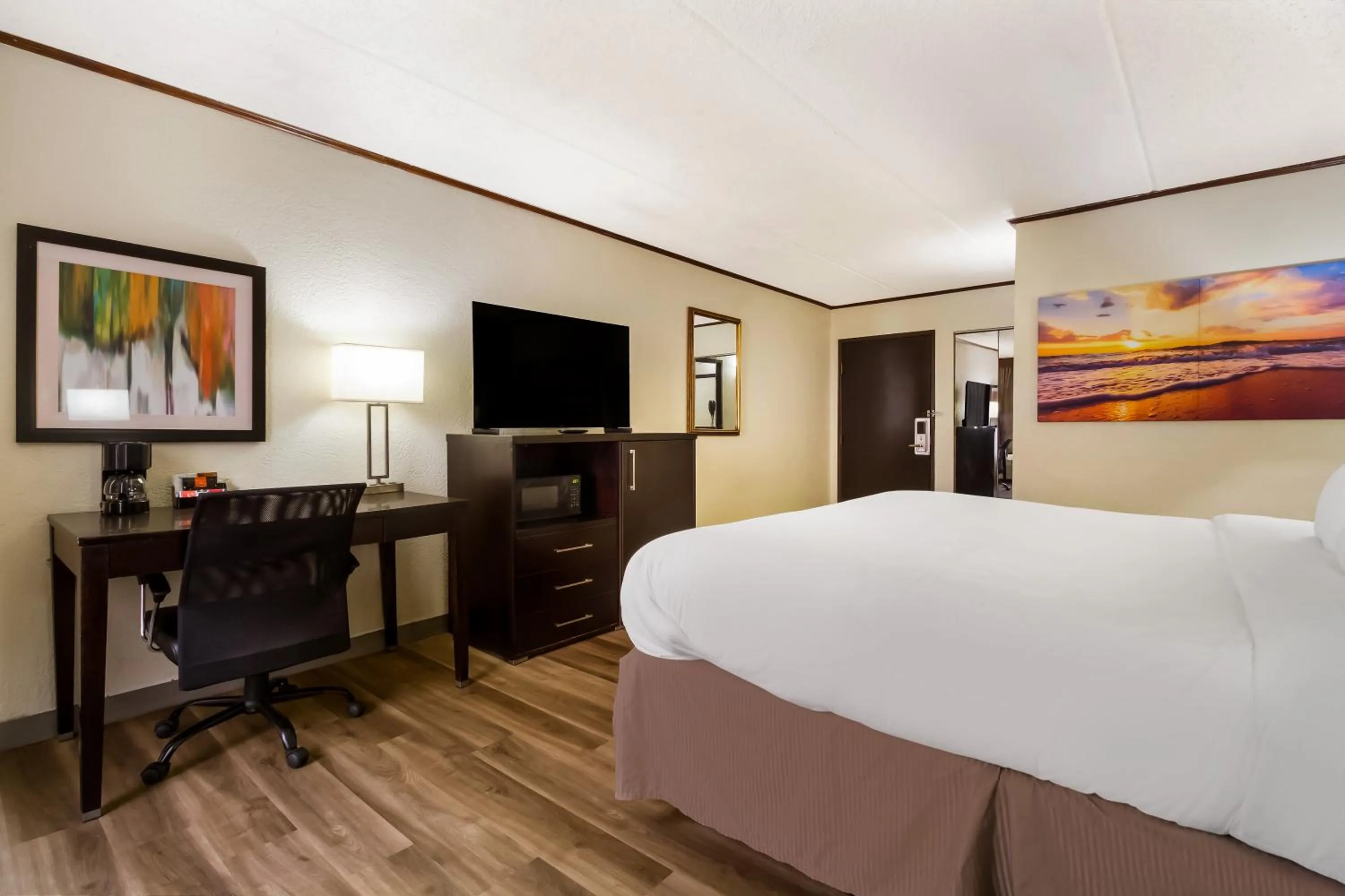 Bed in Clarion Pointe Lake Jackson - Clute