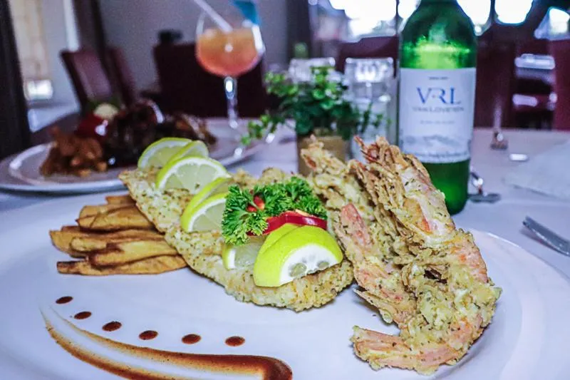 Restaurant/places to eat in Hotel 247 @ White River