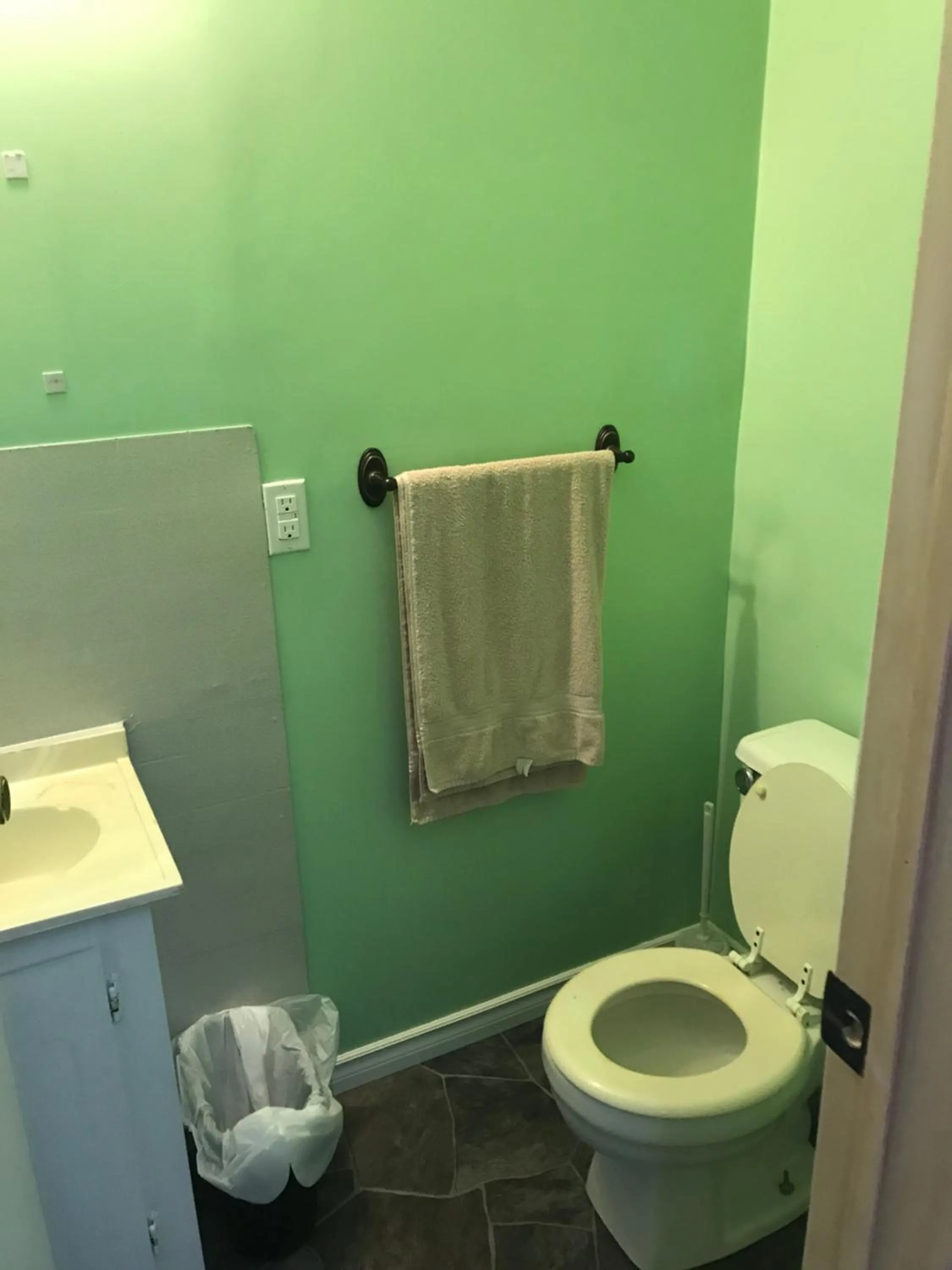 Bathroom in Earthquest Lodge