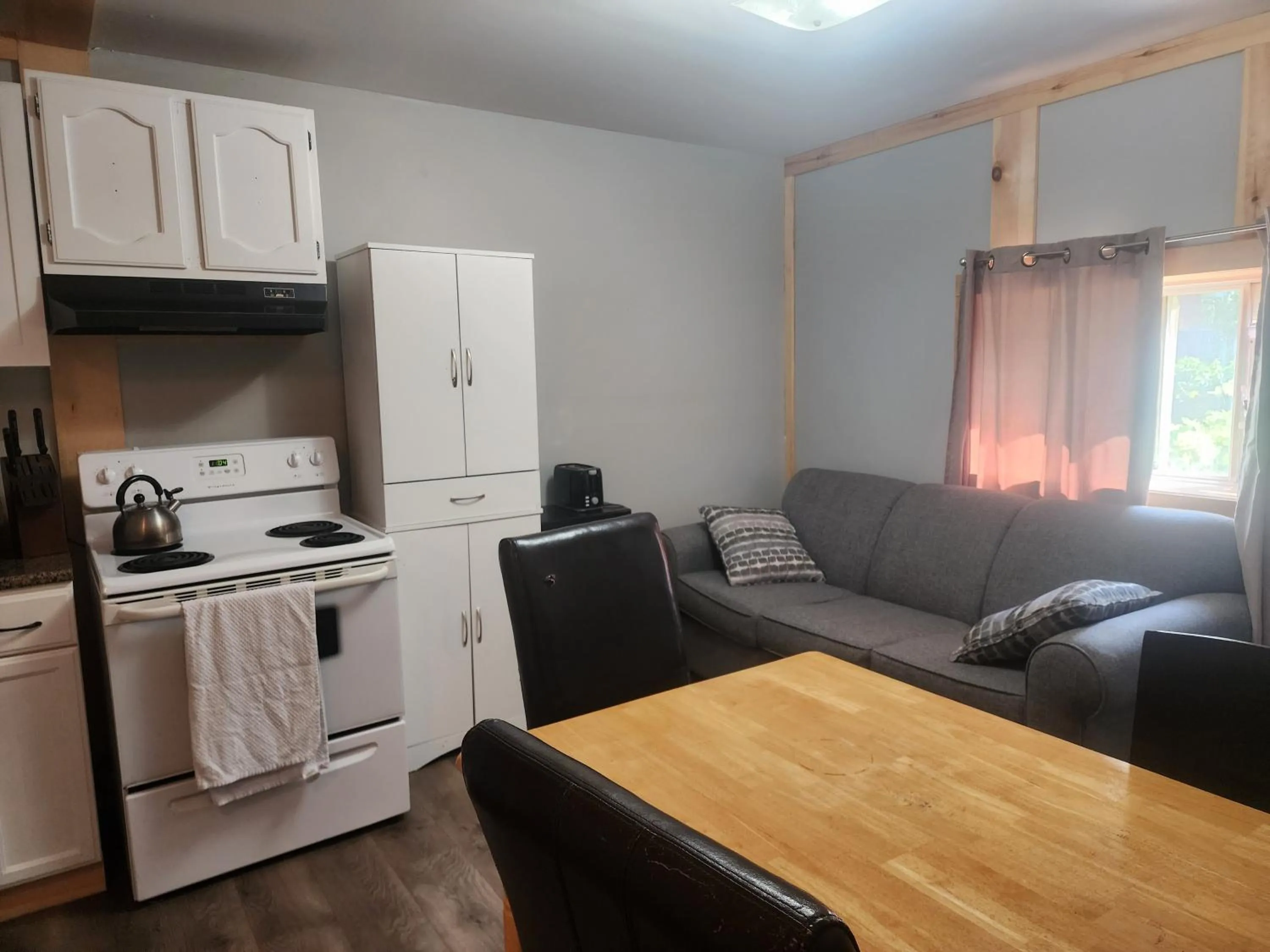 Kitchen or kitchenette in Earthquest Lodge