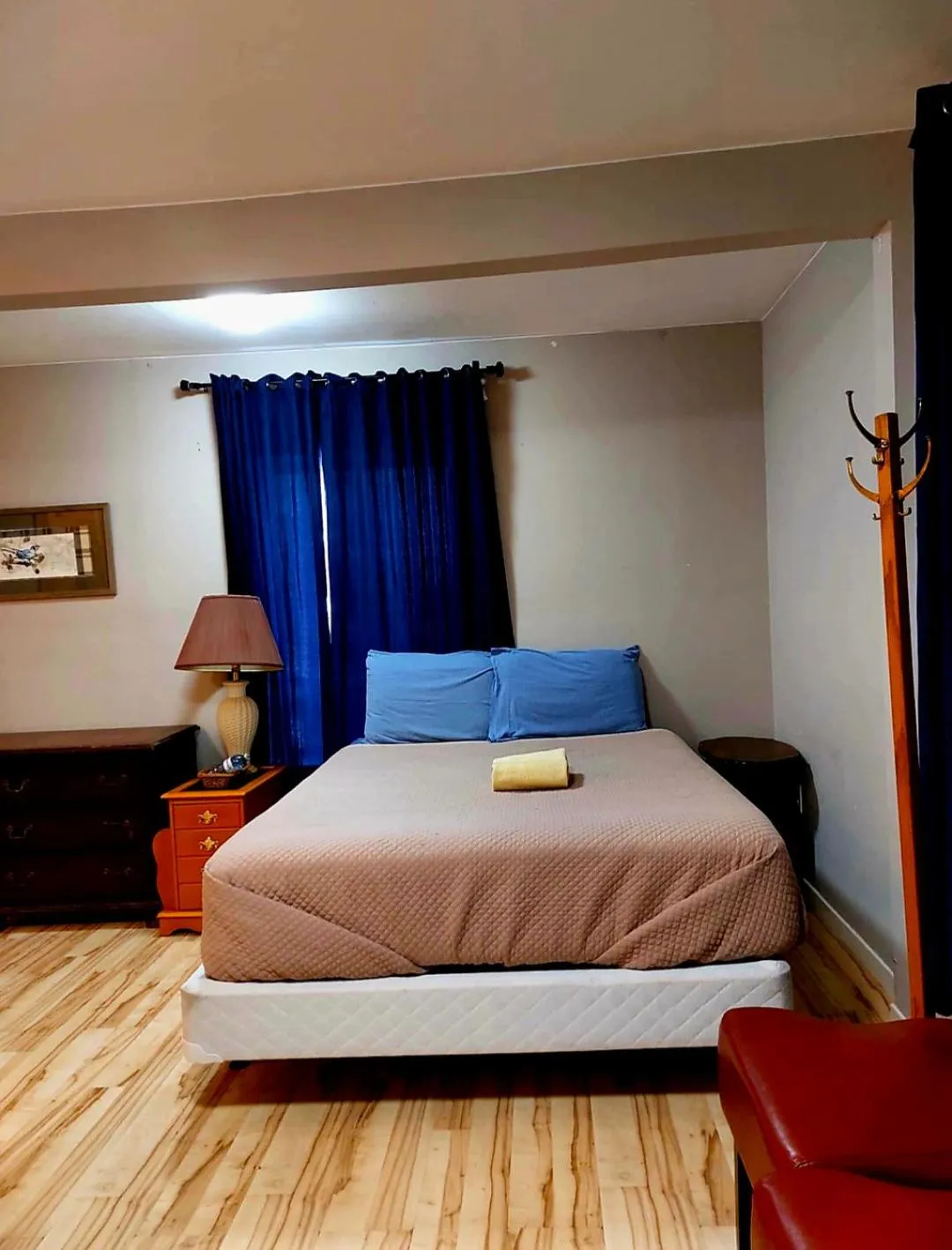 Bed in Earthquest Lodge