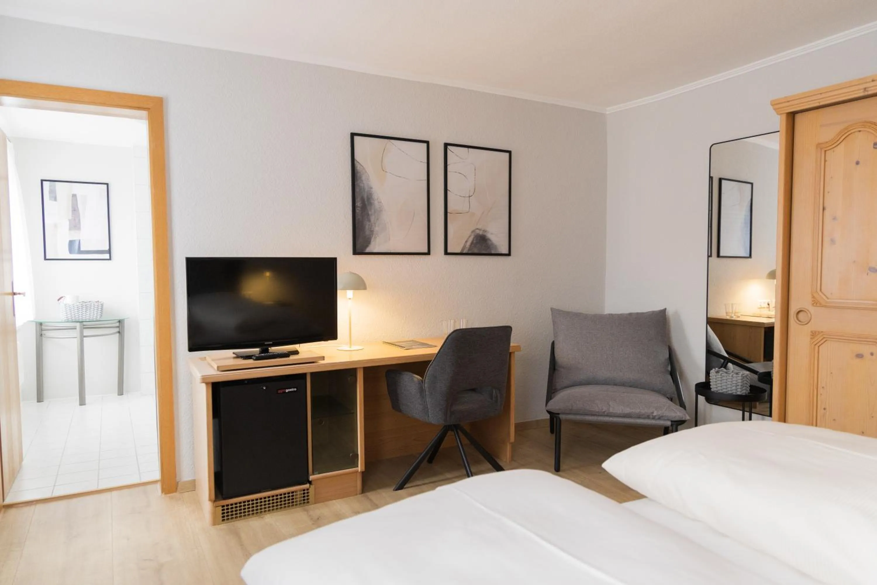 Photo of the whole room, Bed in Hotel Garni Promenade