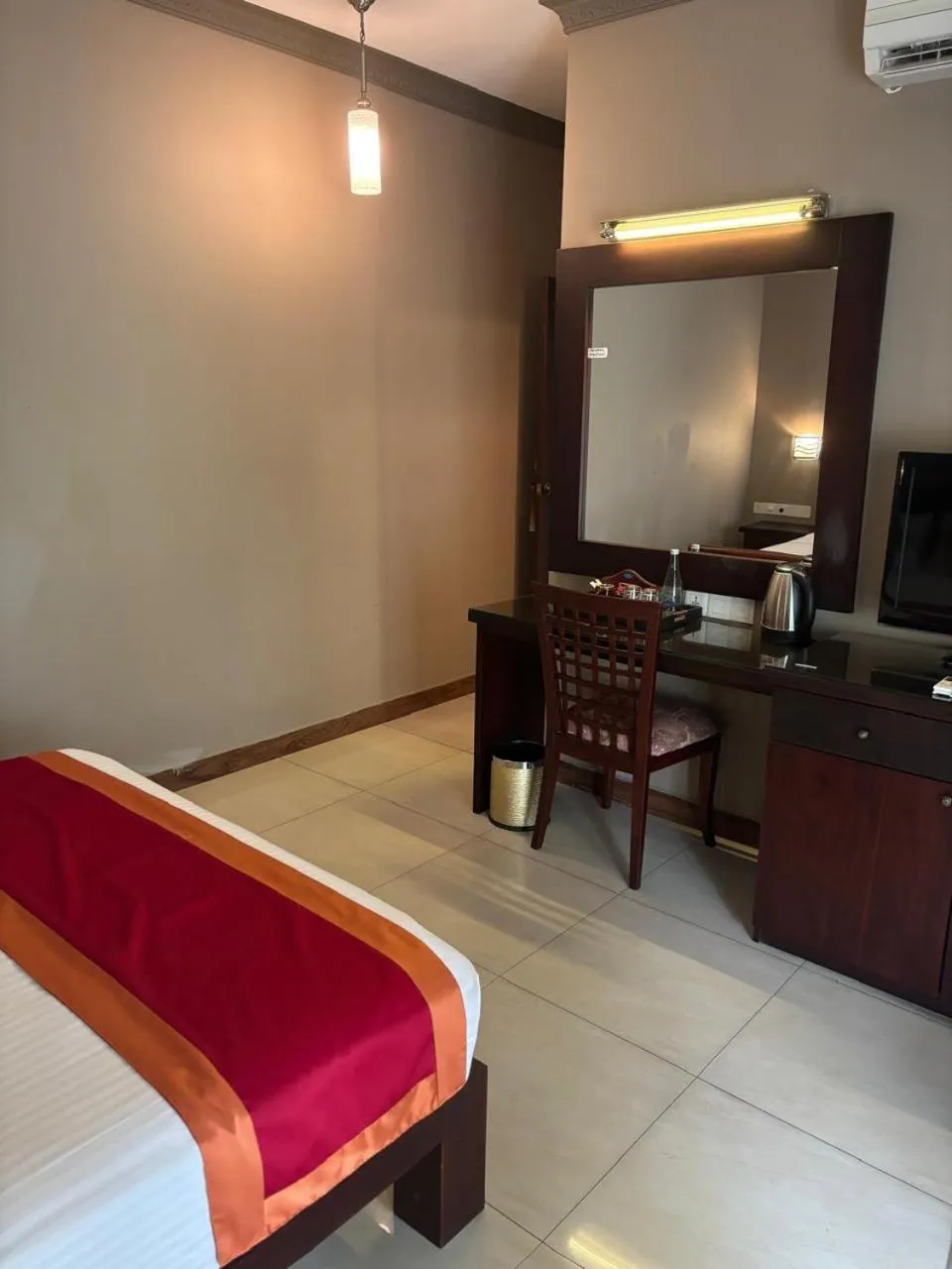 Bed in Kings Ridge Kandy