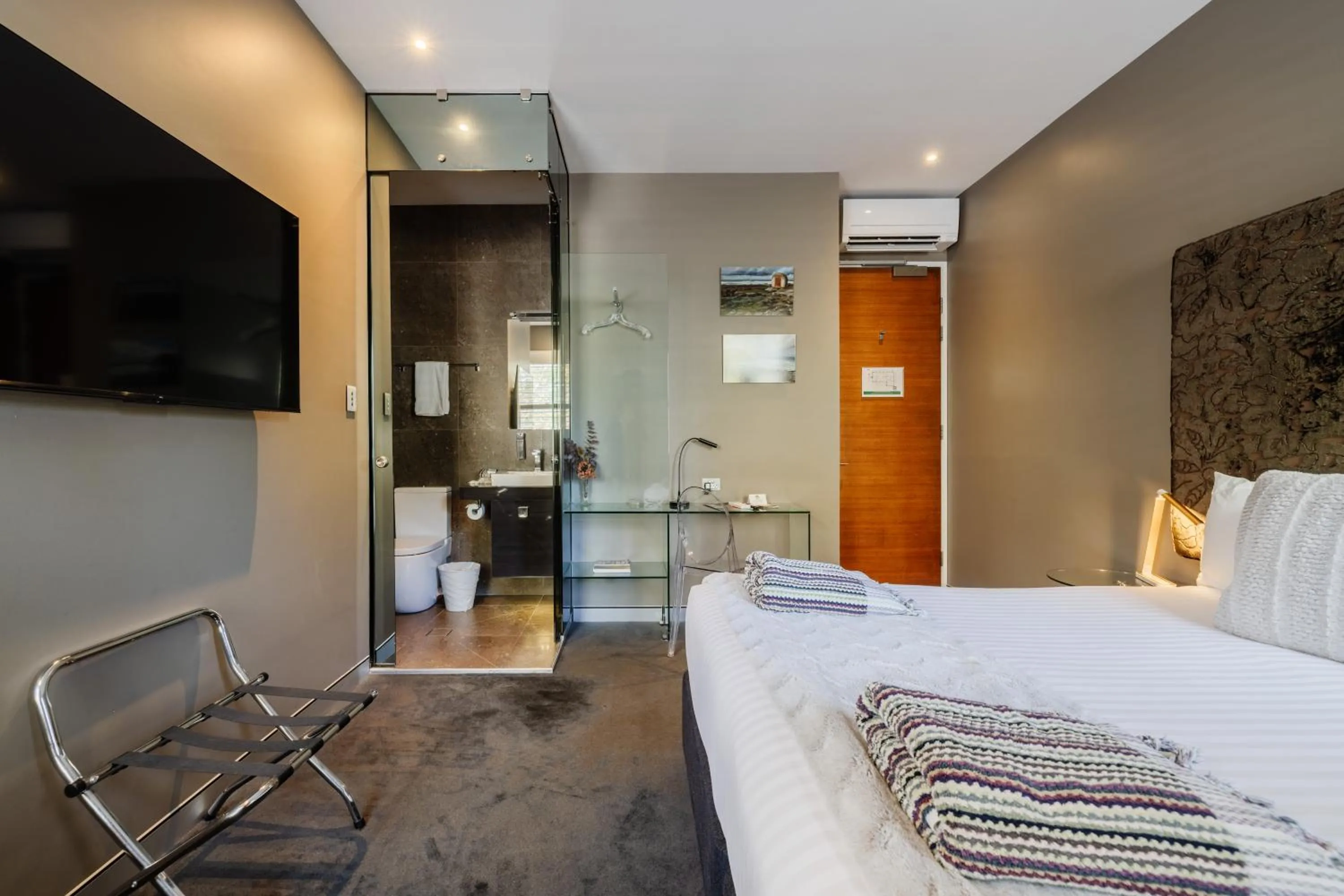 Bed in Junction Hotel