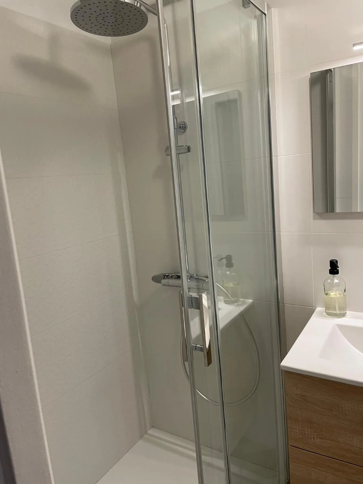 Shower in Le Saint-Hilaire