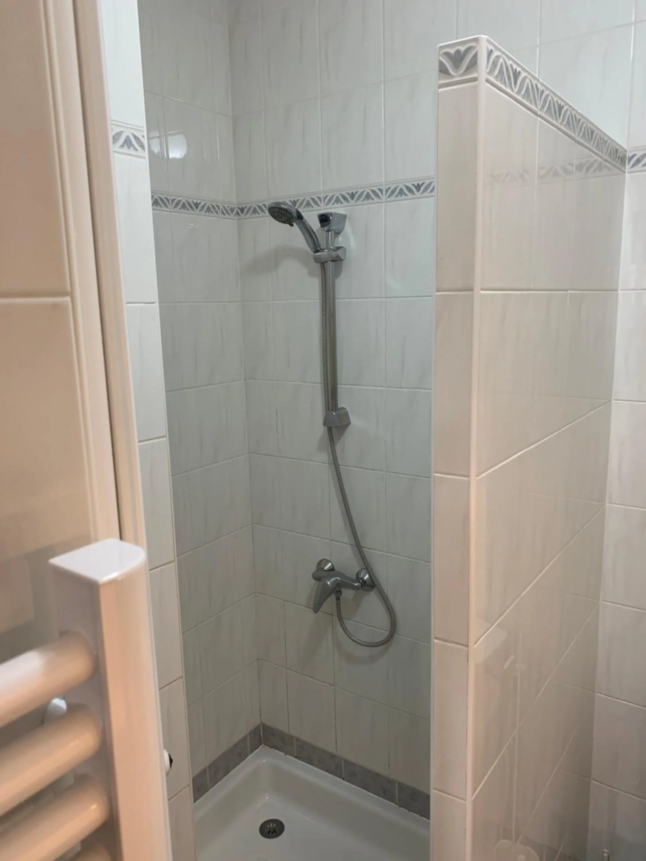 Shower in Le Saint-Hilaire