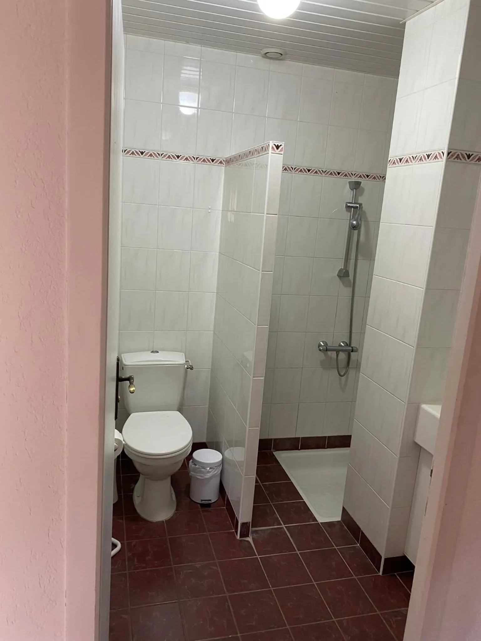 Toilet in Le Saint-Hilaire