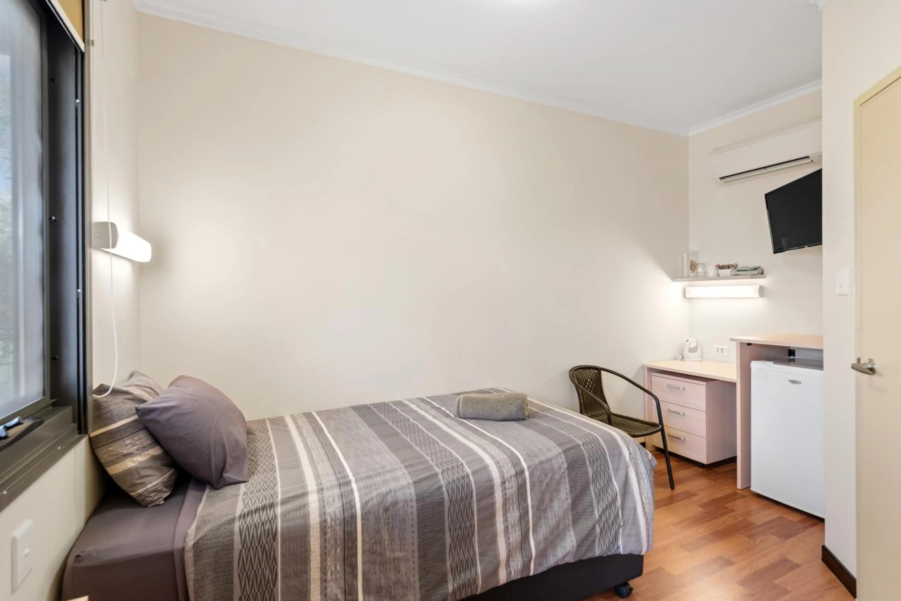 Bedroom, Bed in Discovery Parks - Roxby Downs