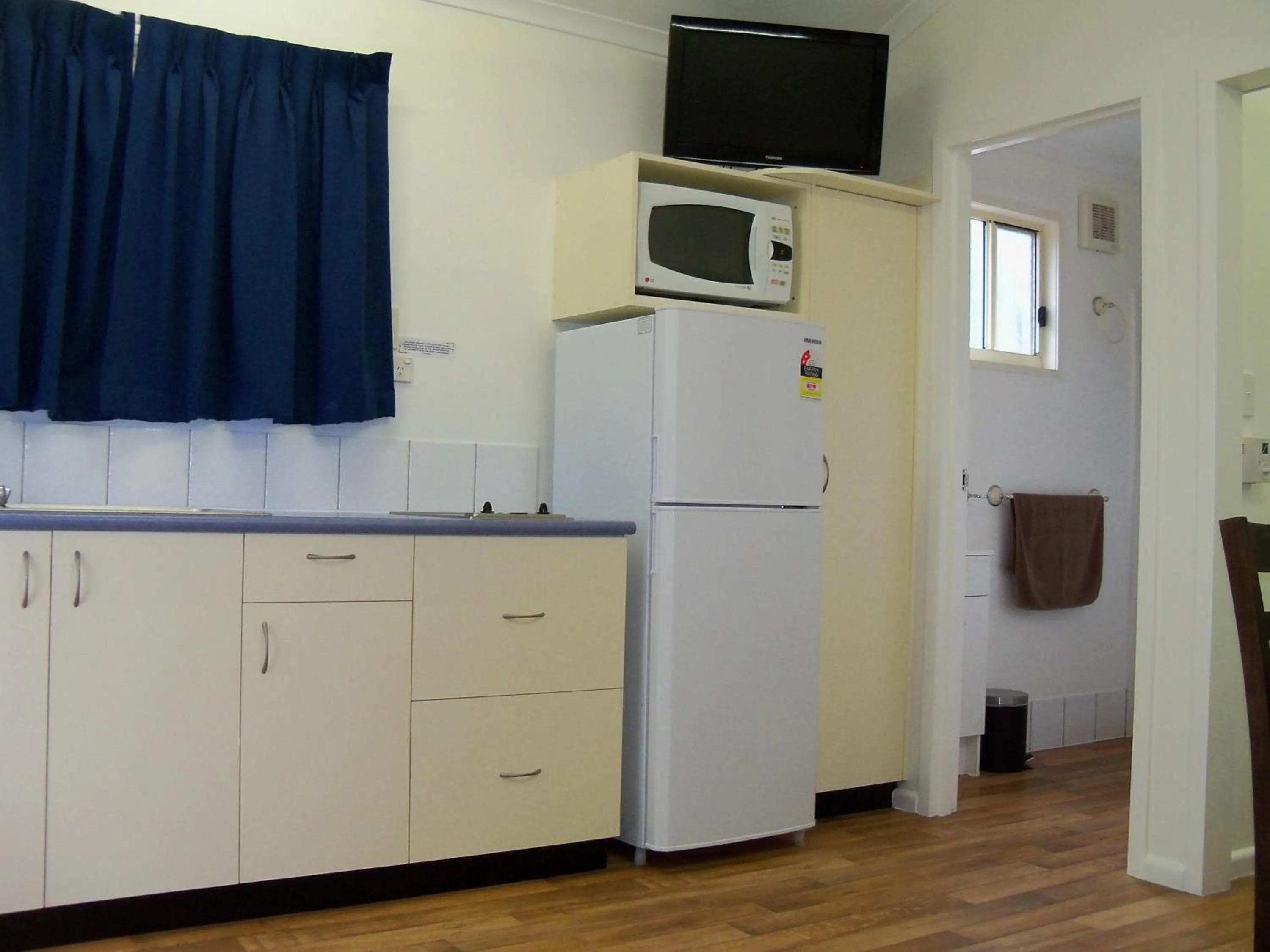 Kitchen or kitchenette in Aurora Kakadu Lodge