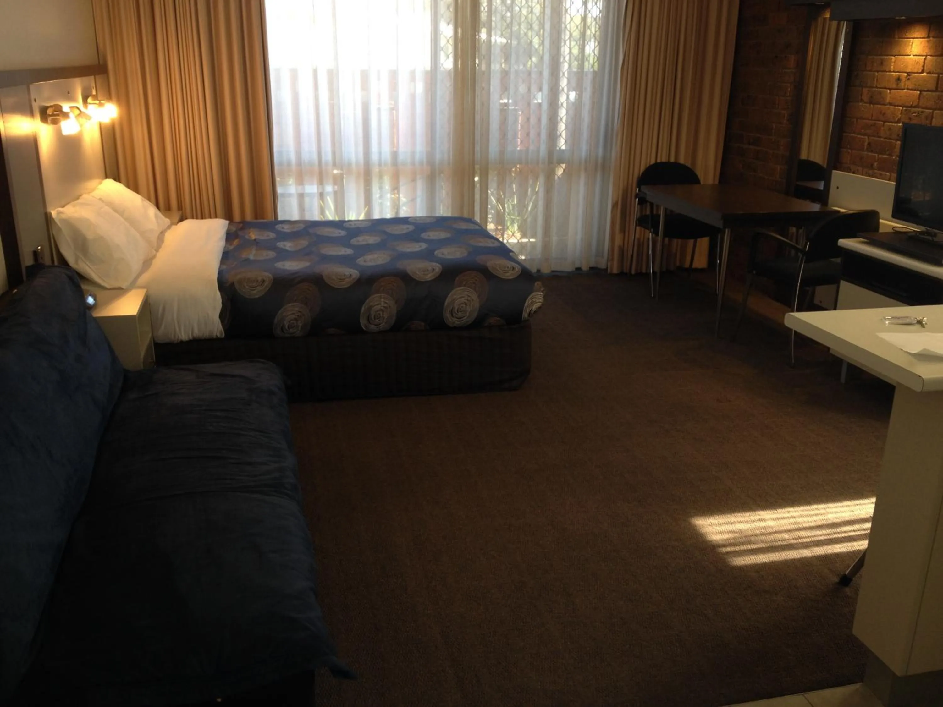 Photo of the whole room, Bed in The Central Hotel Motel Lakes Entrance
