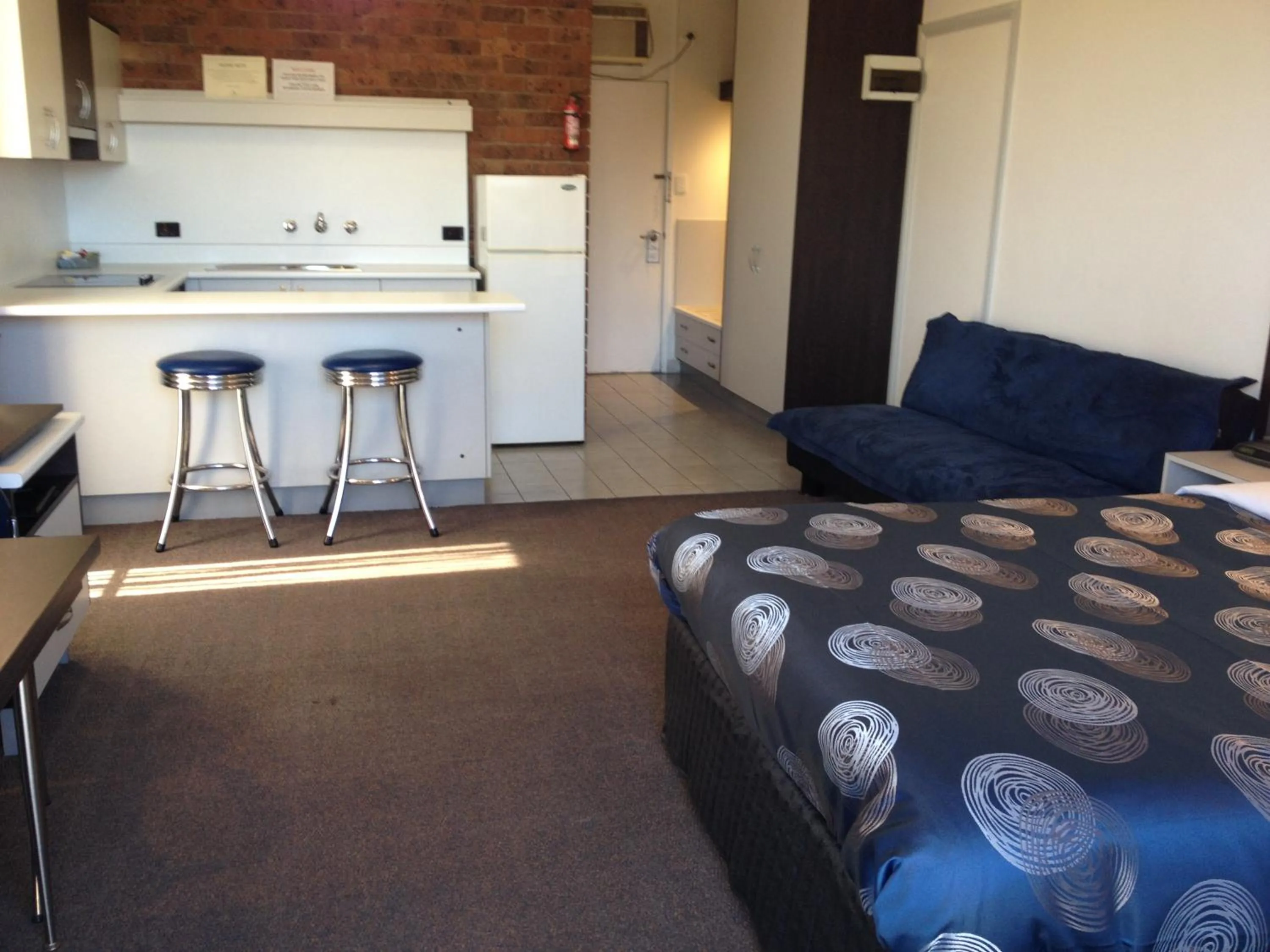 Photo of the whole room in The Central Hotel Motel Lakes Entrance