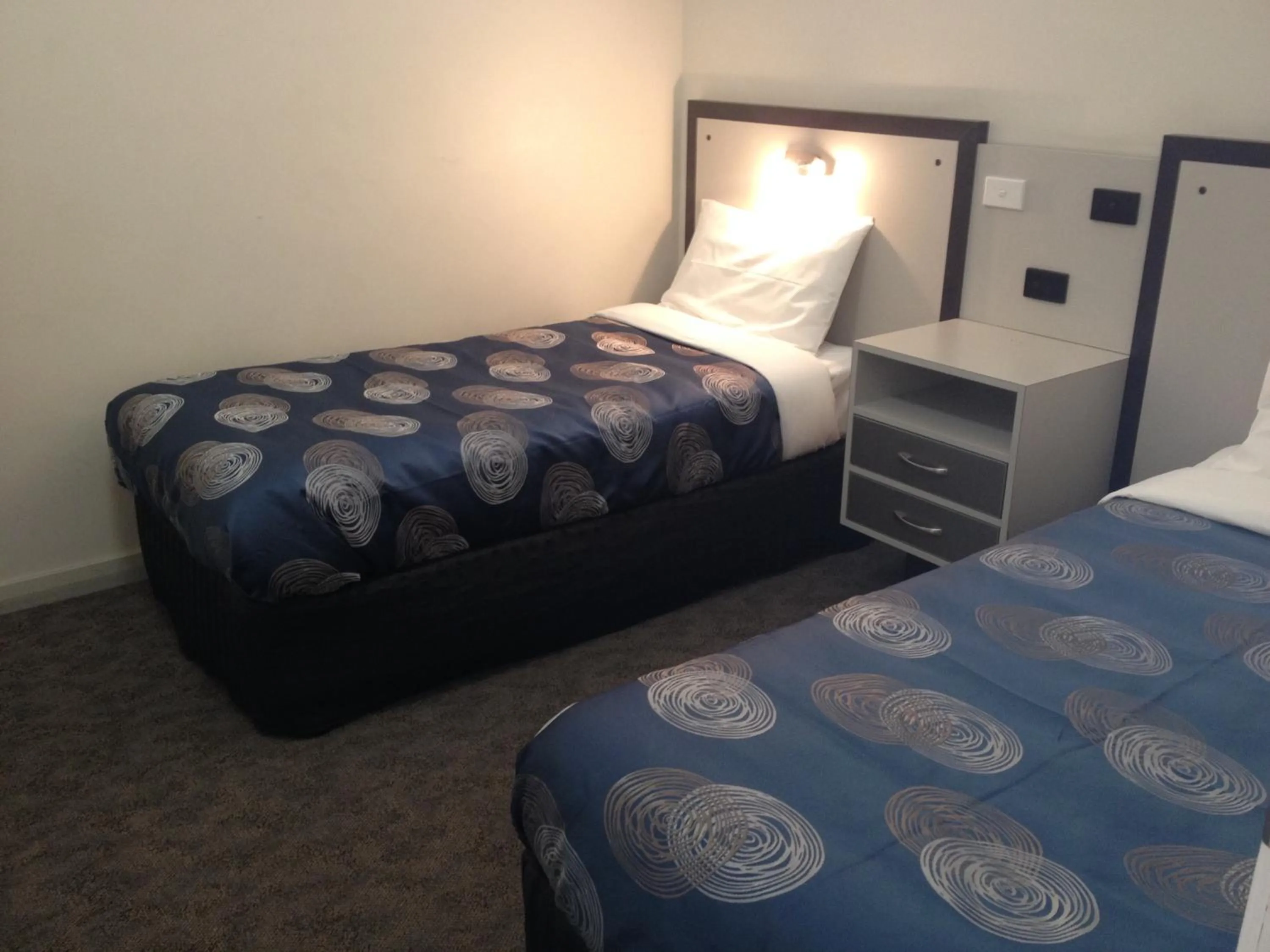 Photo of the whole room, Bed in The Central Hotel Motel Lakes Entrance