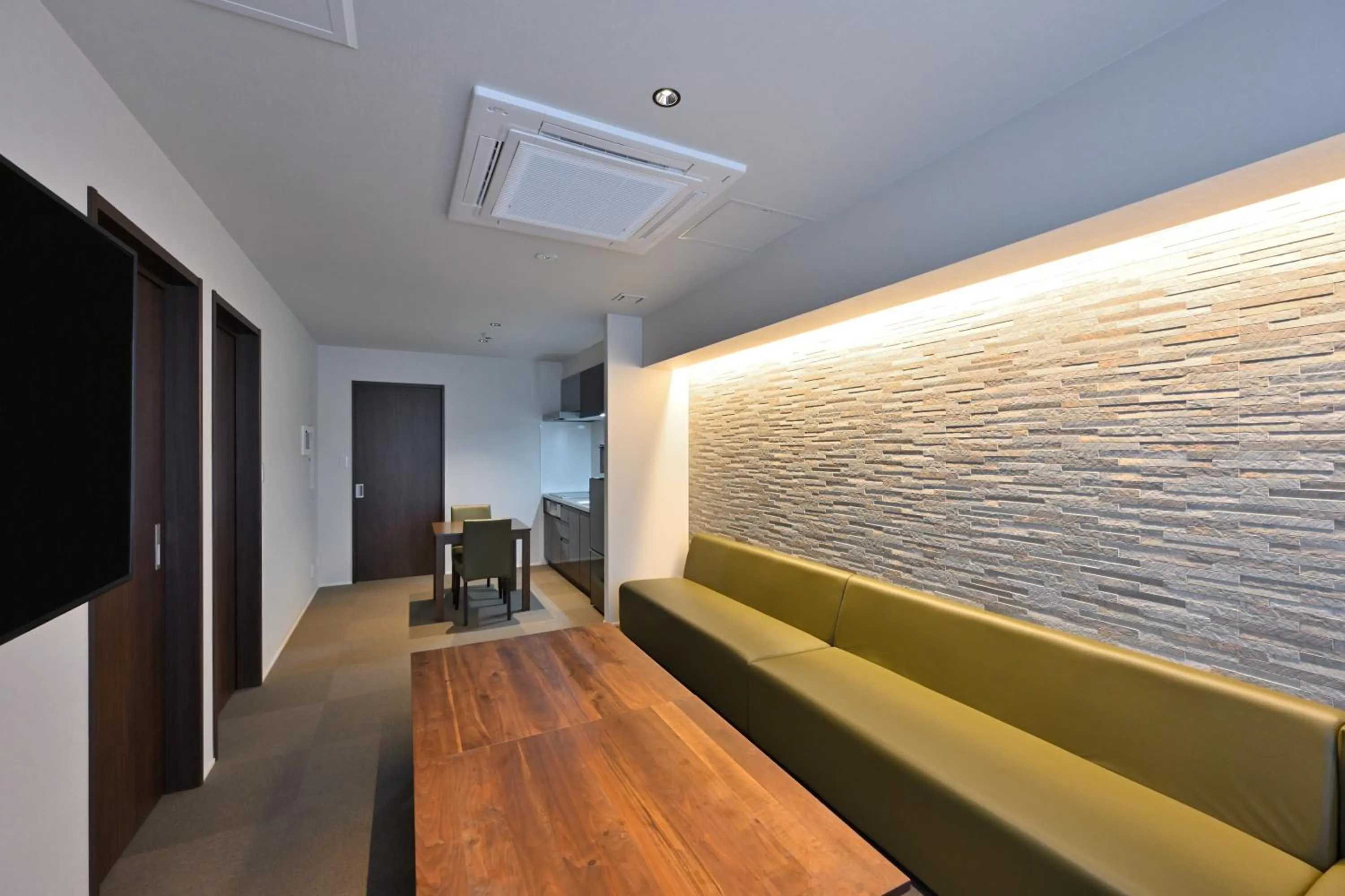 Photo of the whole room in GRAND BASE Hiroshima Peace Memorial Park