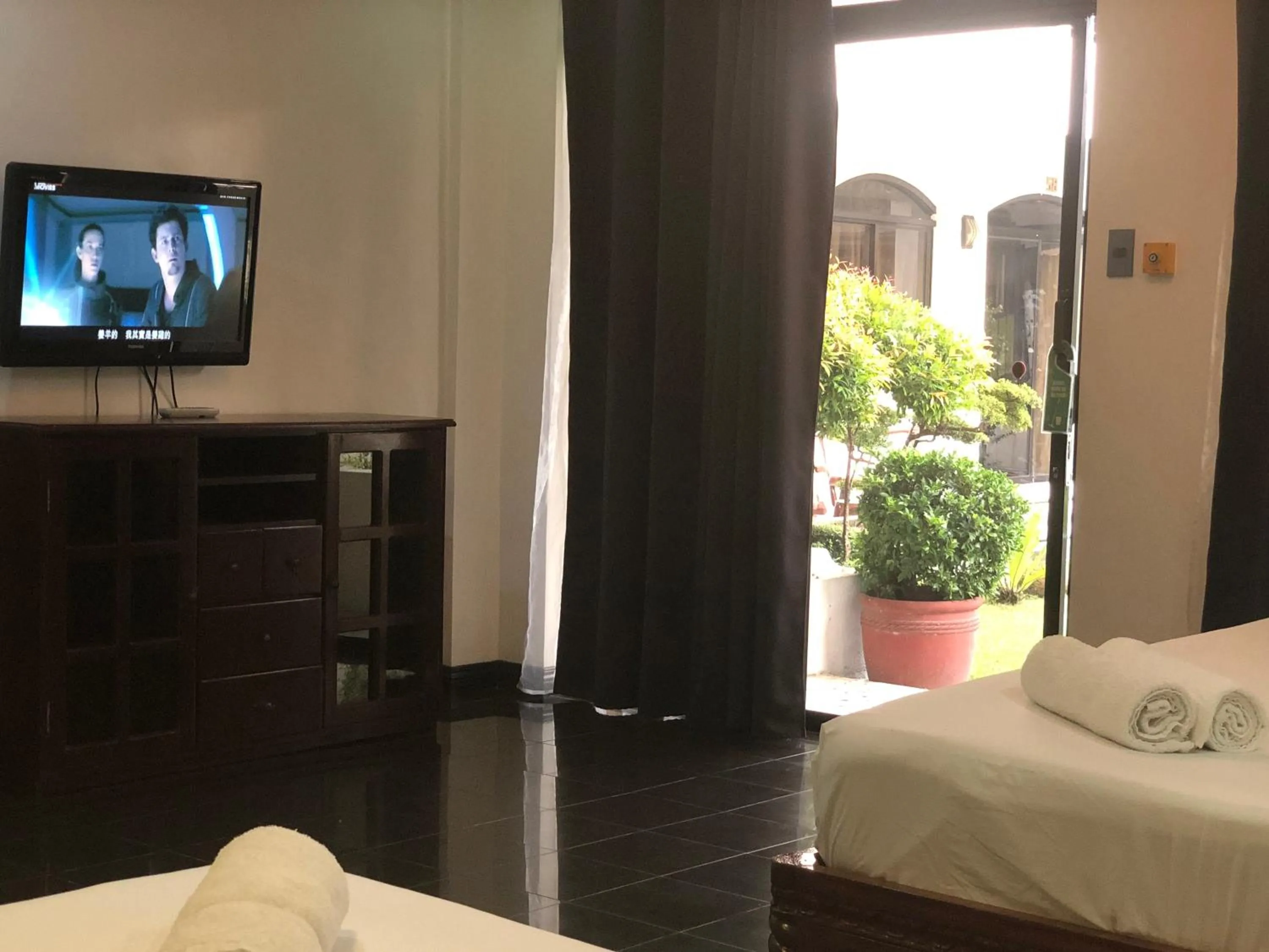 Family in Ettamogah Hotel Inc.