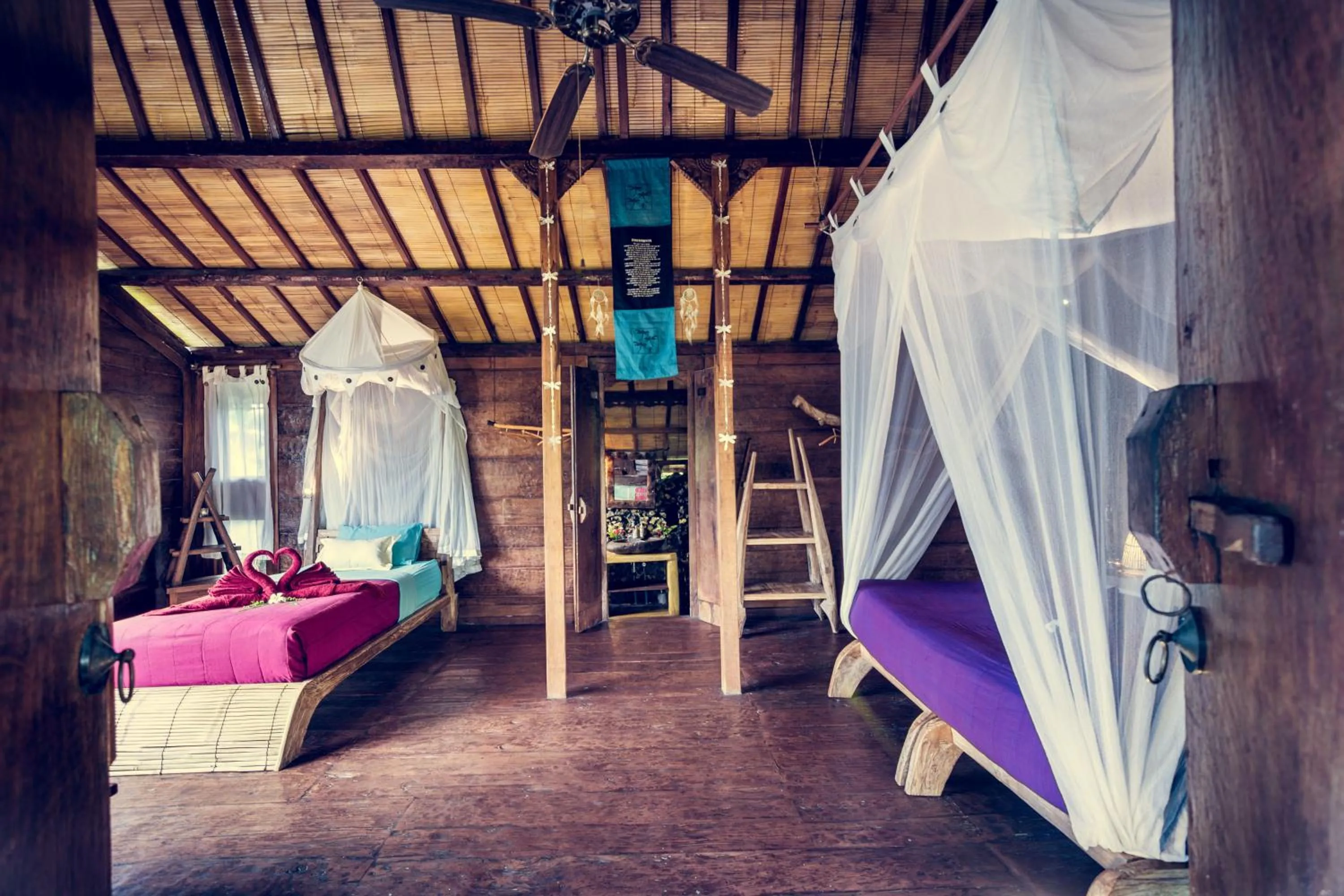 Living room, Bed in Dragonfly Village