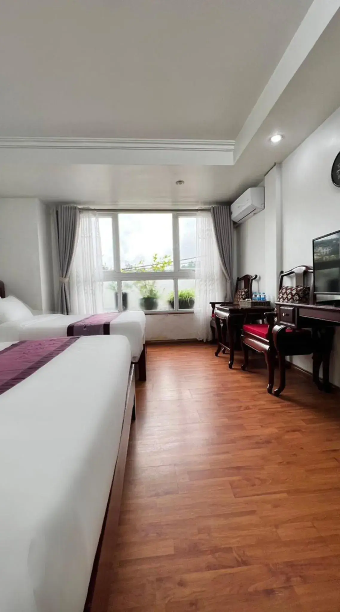 Superior Twin Room with Lake View - single occupancy in Sapa Lake View Hotel Superior Twin Room with Lake View - single occupancy in Sapa Lake View Hotel