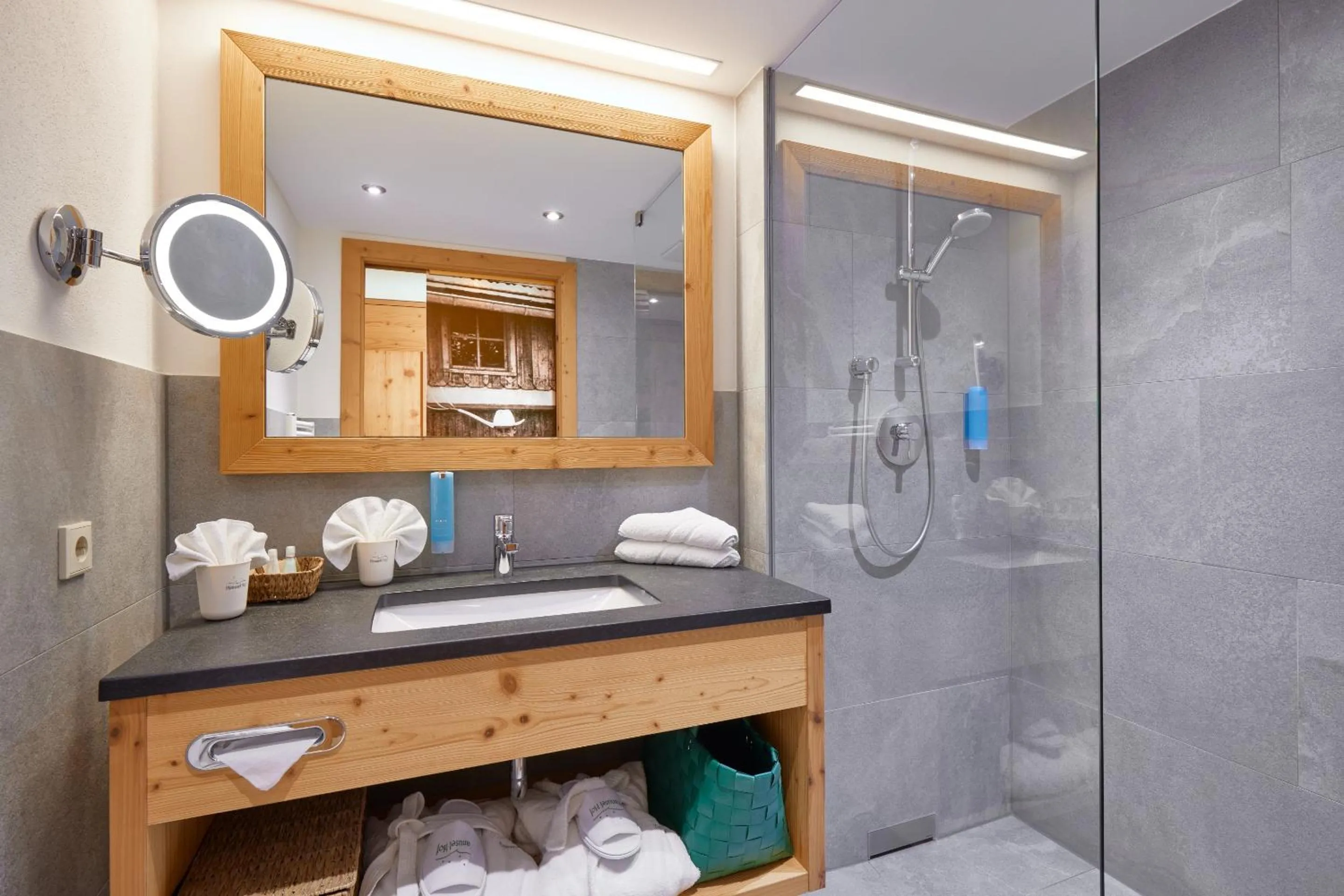 Shower in Hanusel Hof Wellness & Genuss in Panoramalage