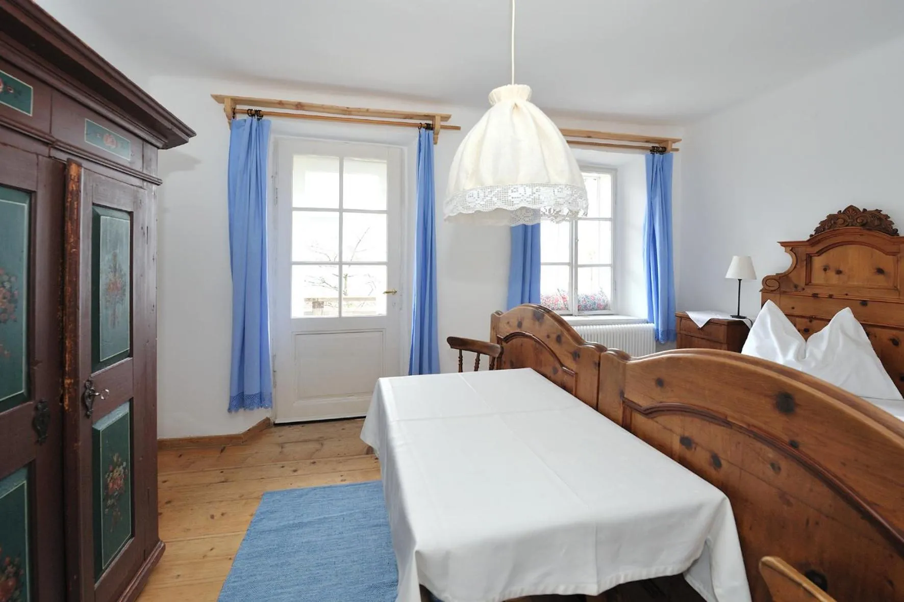 Bed in Gasthof Simony Hallstatt B&B