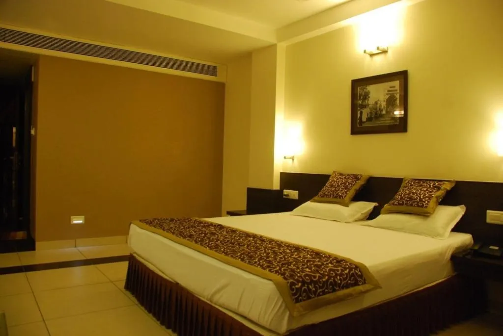 Decorative detail, Bed in Grand Ashirwad Beacon