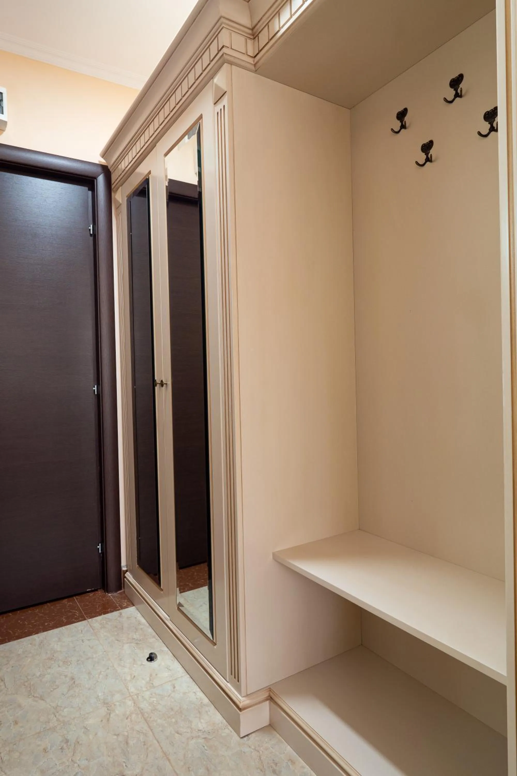 Photo of the whole room in Hotel Orient Galati