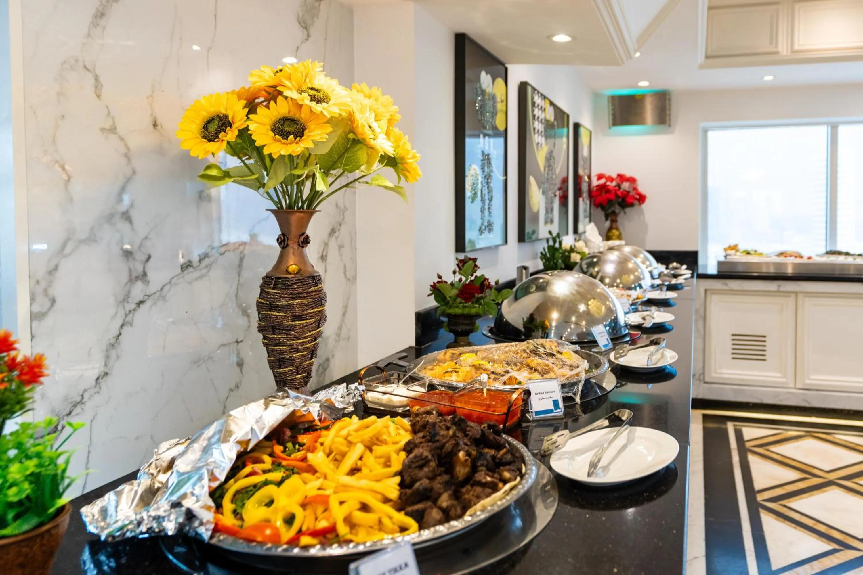 Restaurant/places to eat in Samaya Hotel Deira