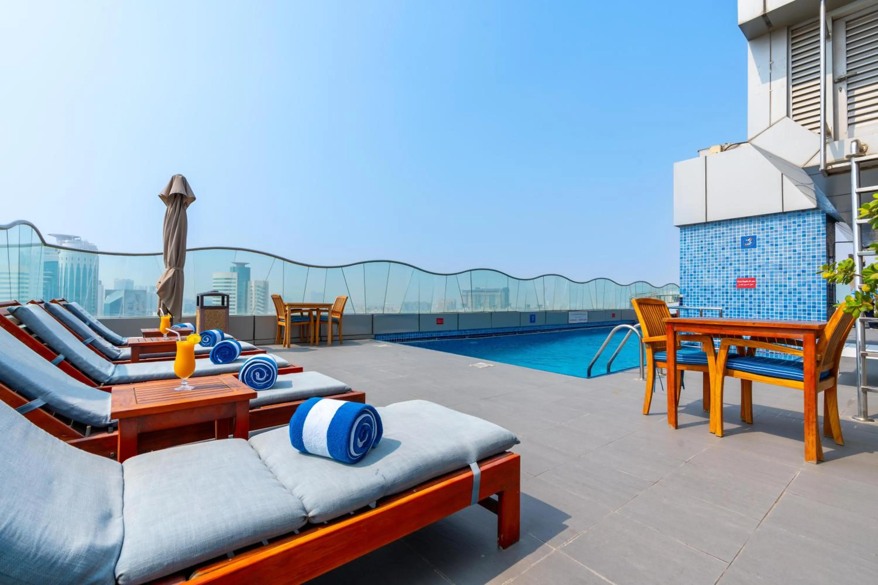 Swimming pool in Samaya Hotel Deira