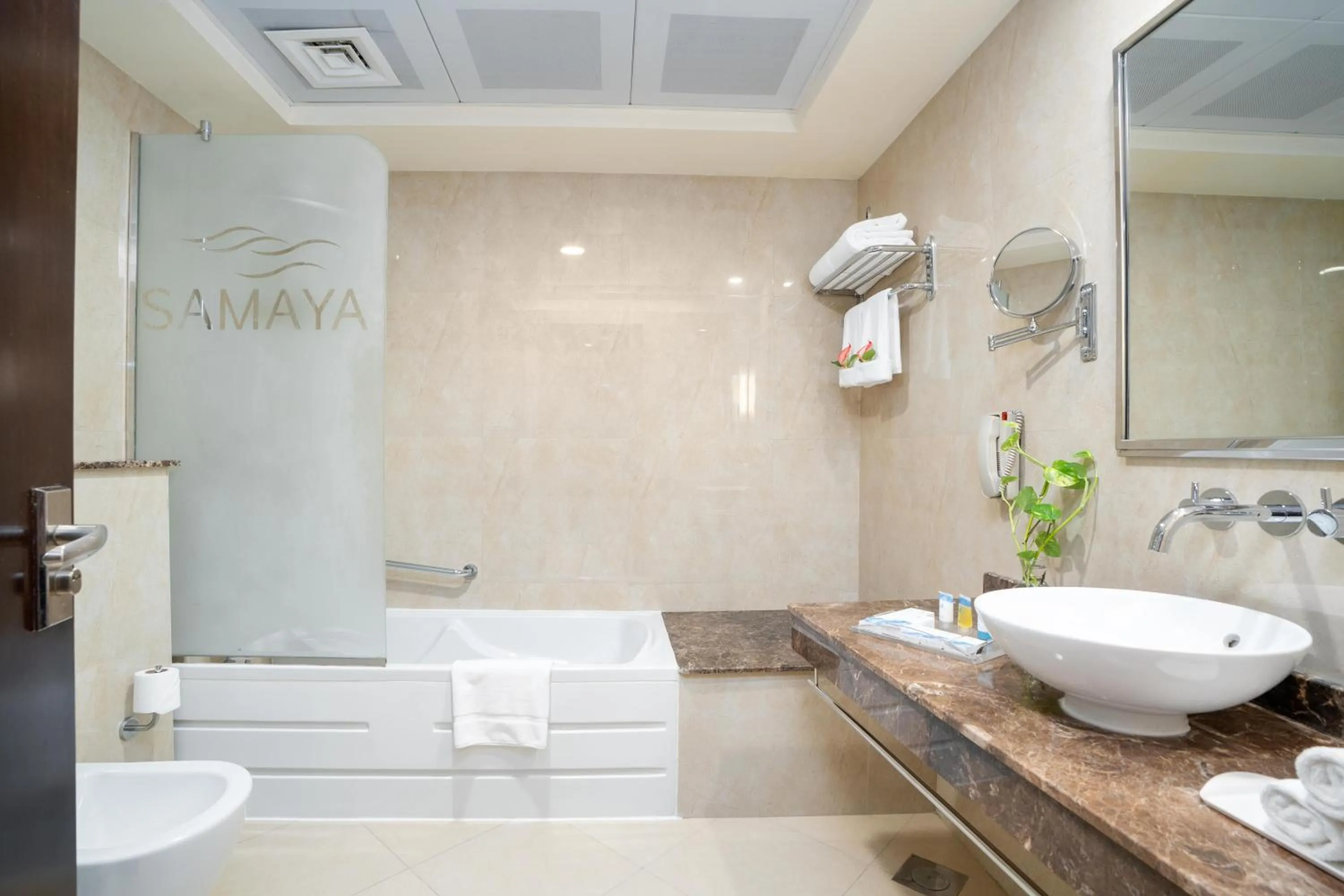 Bathroom in Samaya Hotel Deira