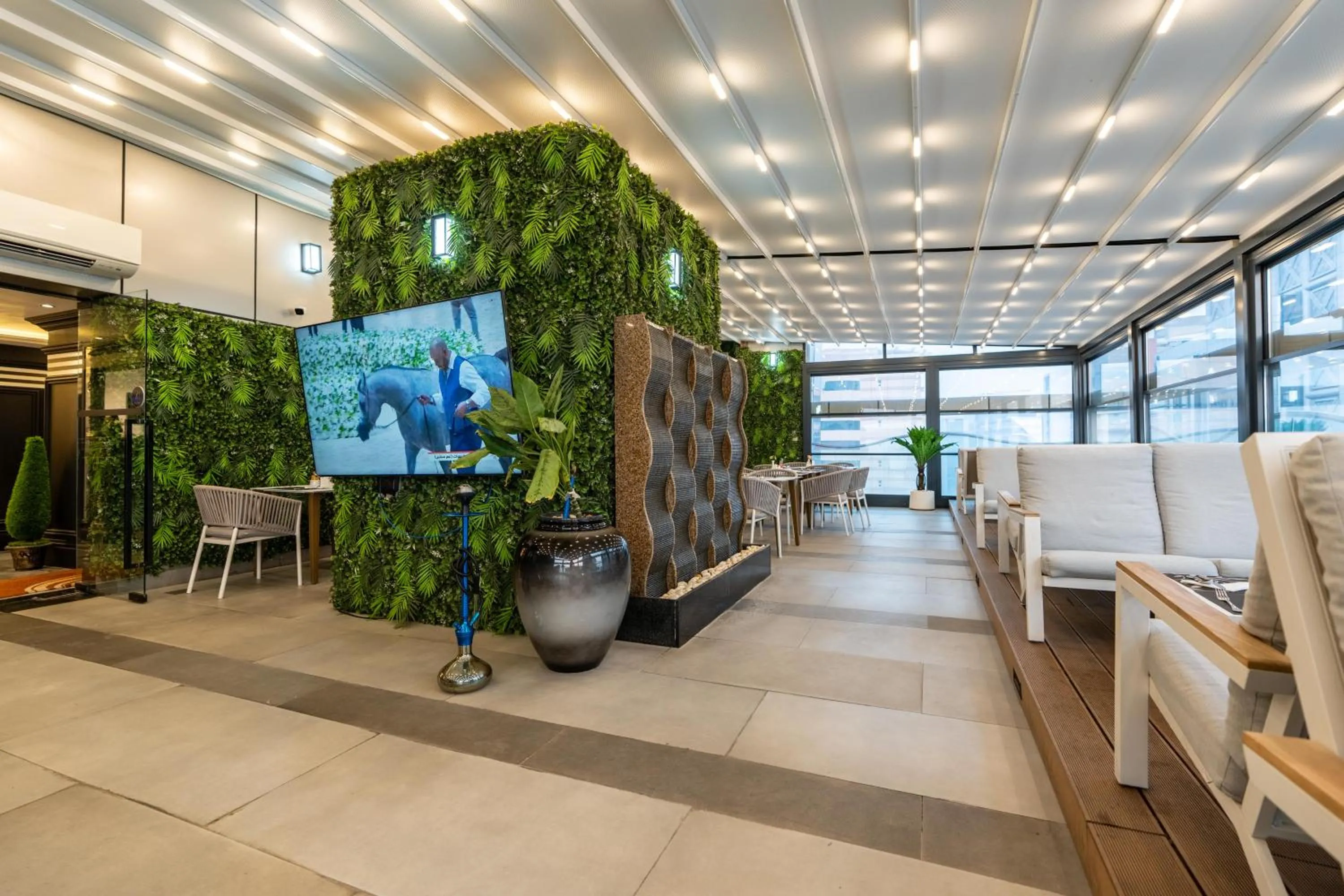 Restaurant/places to eat in Samaya Hotel Deira