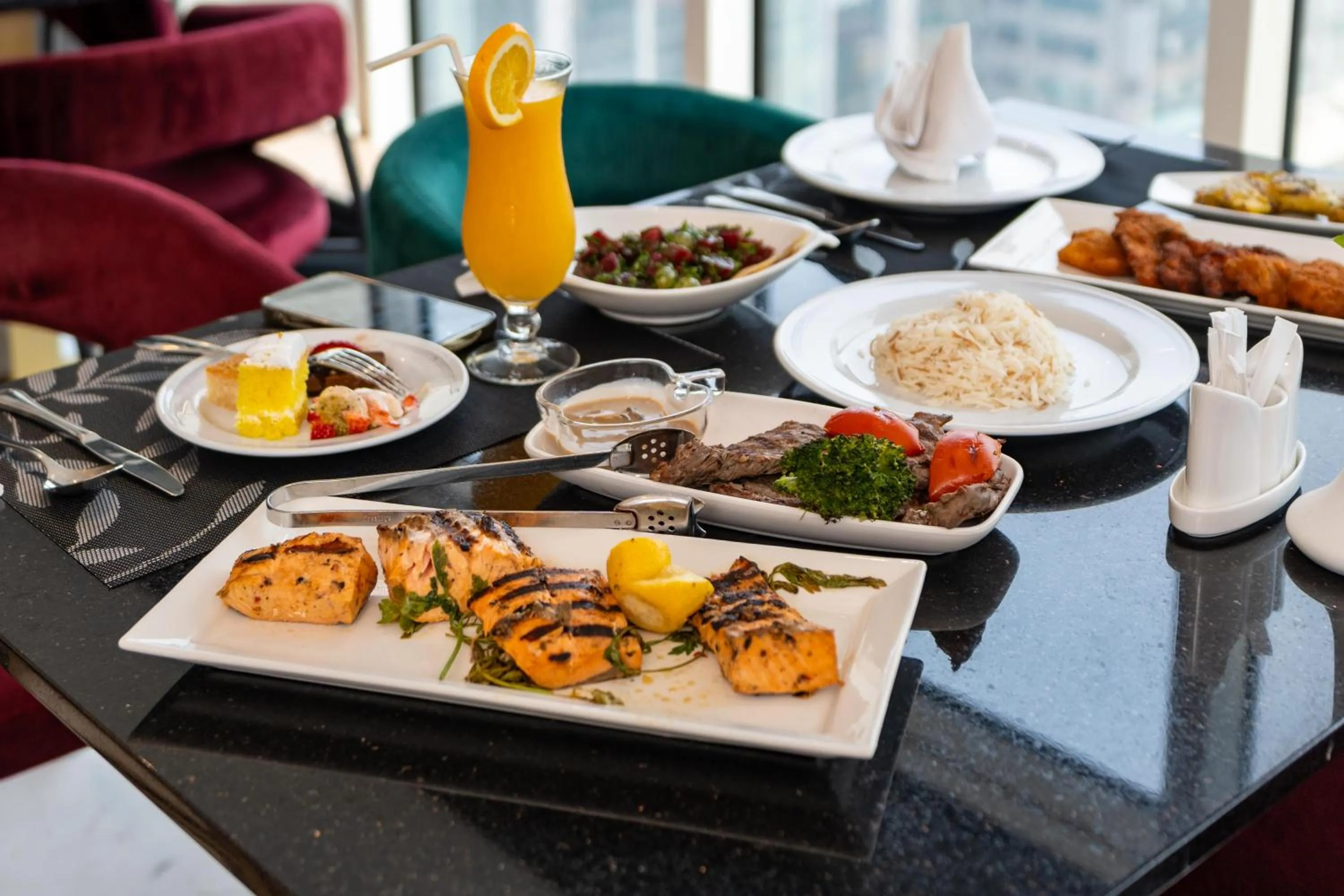 Restaurant/places to eat in Samaya Hotel Deira
