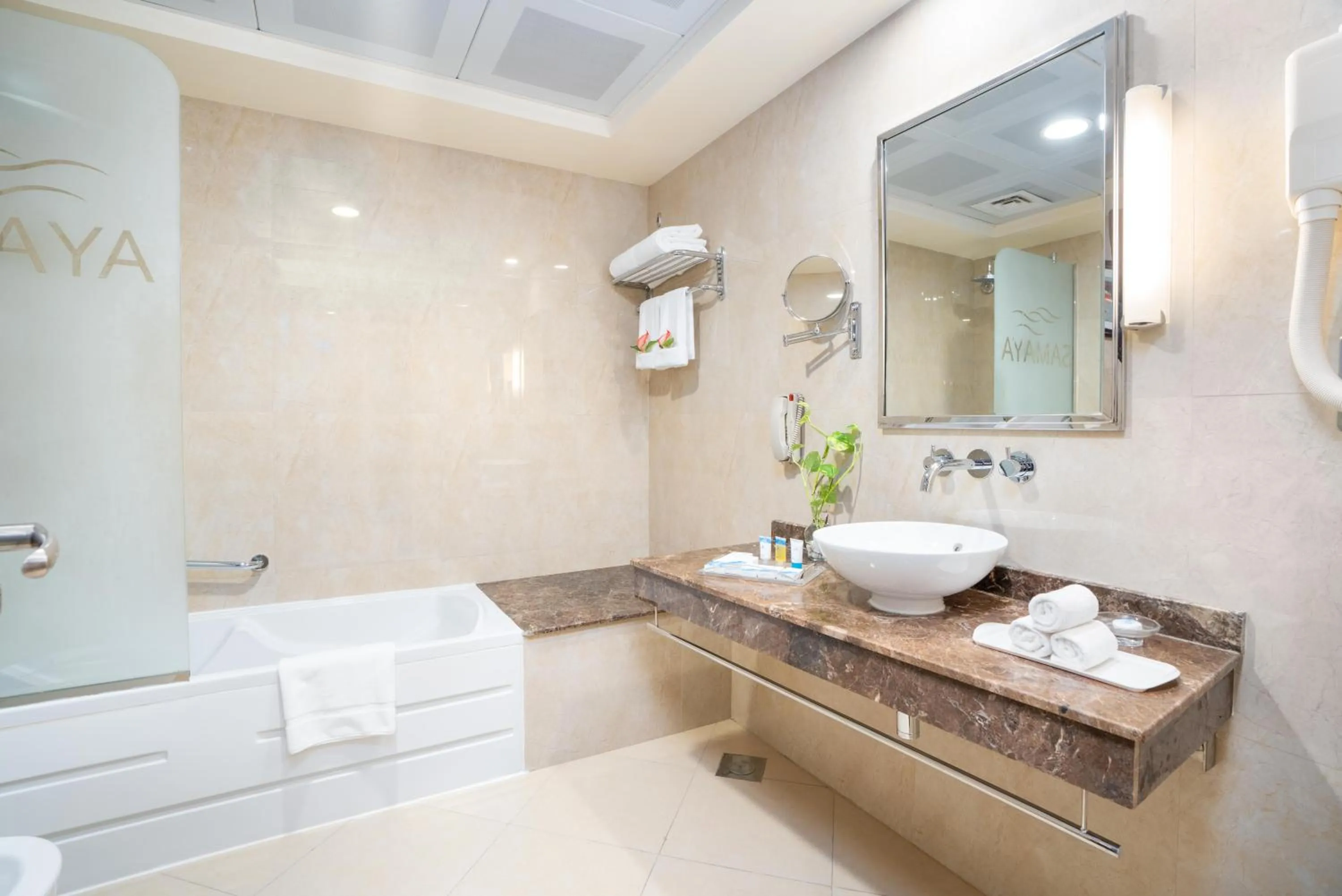 Bathroom in Samaya Hotel Deira