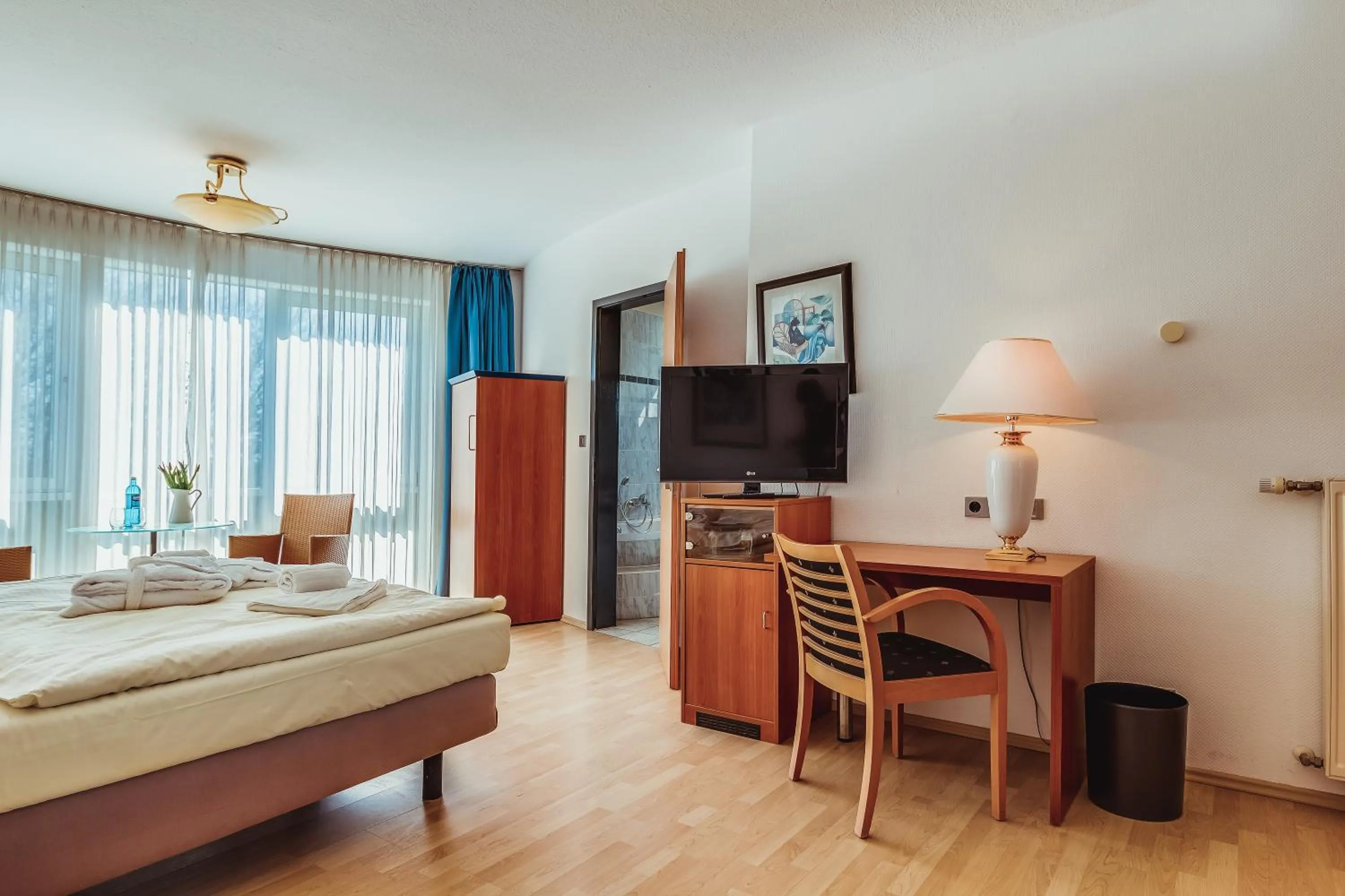 hair dresser, Bed in Landhotel Lewitz Mühle