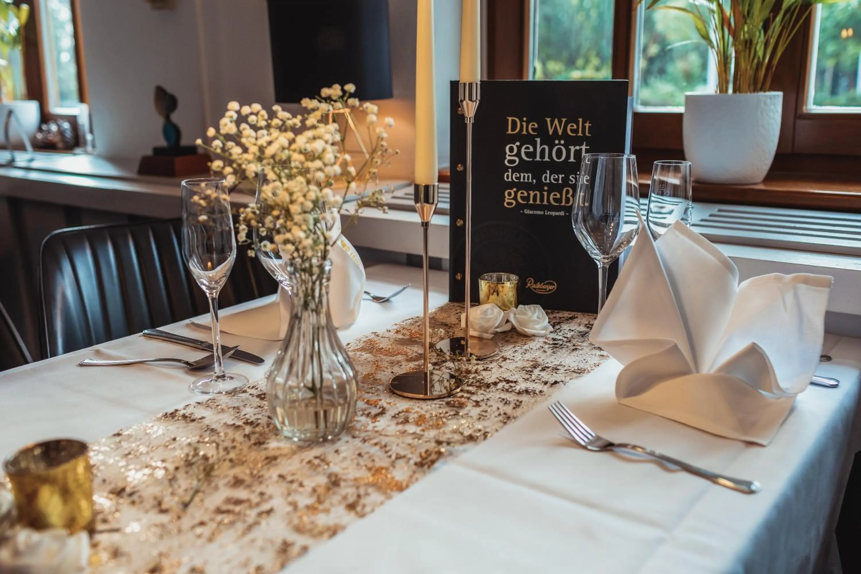 Restaurant/places to eat in Landhotel Lewitz Mühle